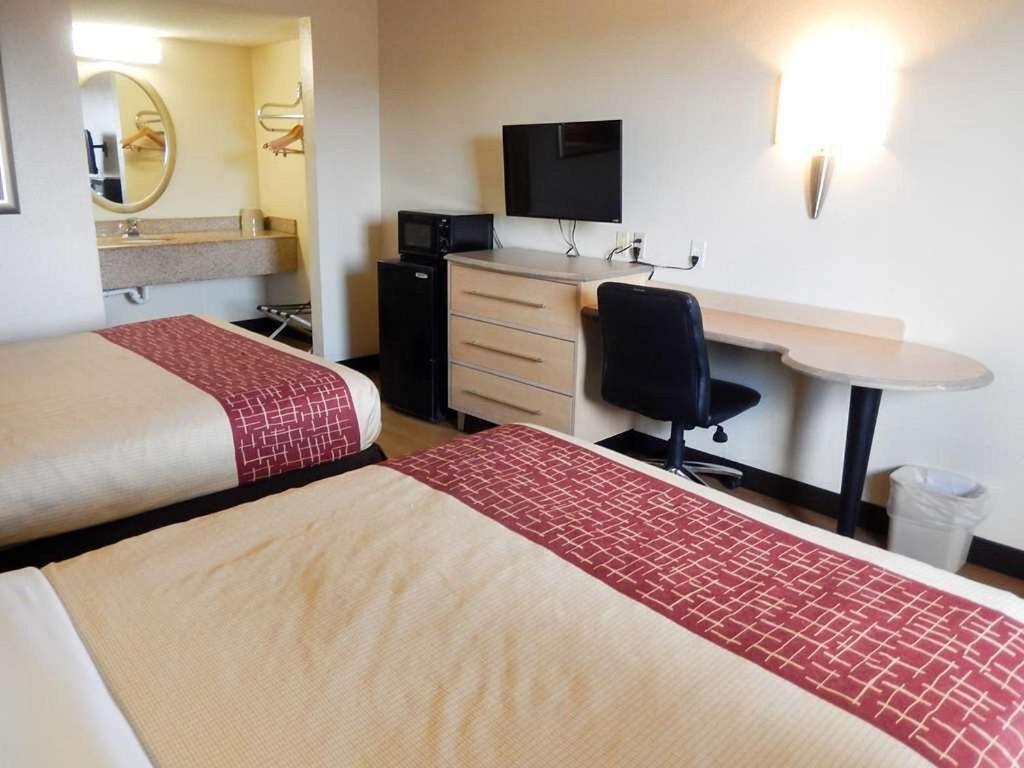 Queen Room with Two Queen Beds - Non-Smoking