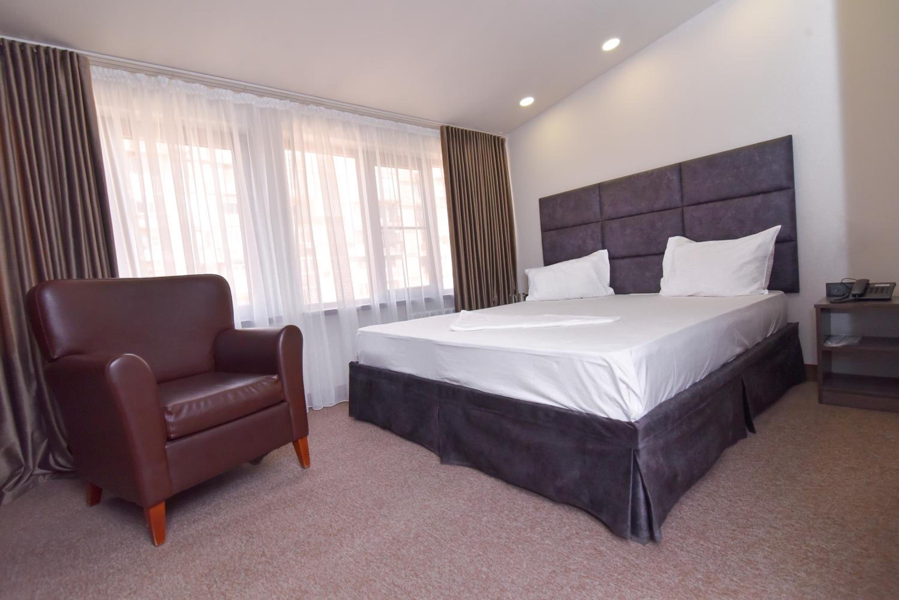 Superior Double or Twin Room photo 3
