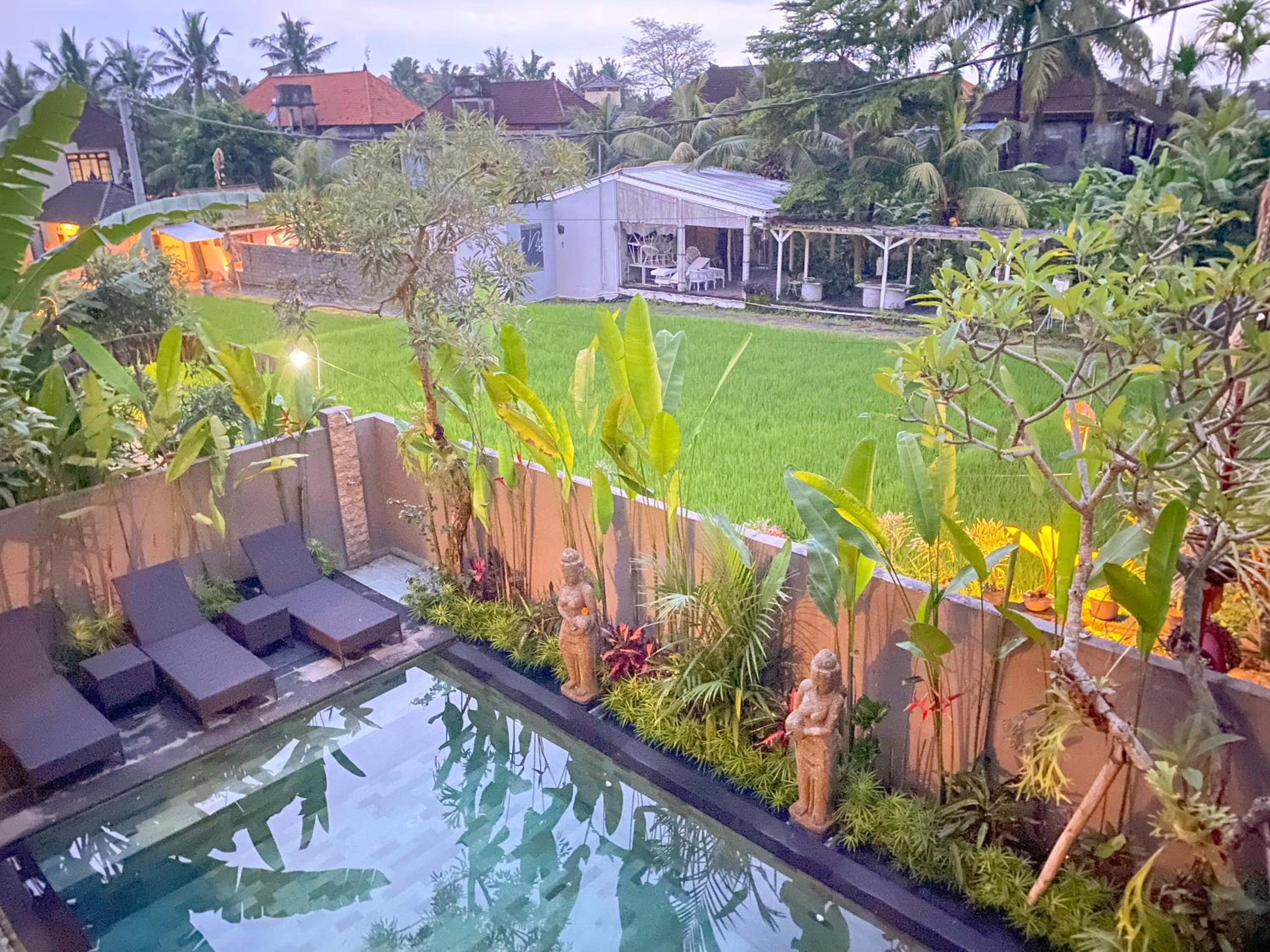 Villa with Private Pool - Photo 9