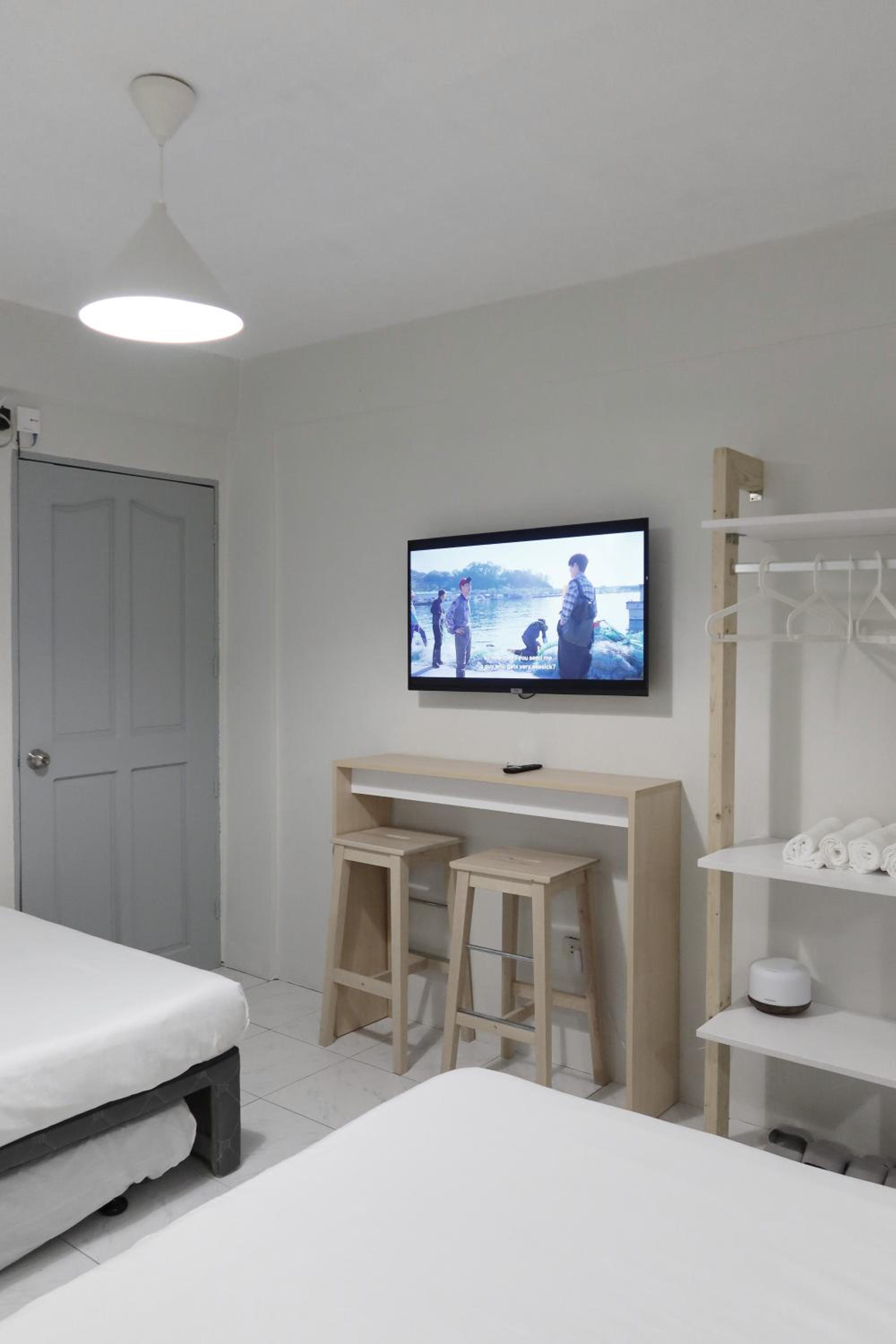 Family Studio - Photo 1
