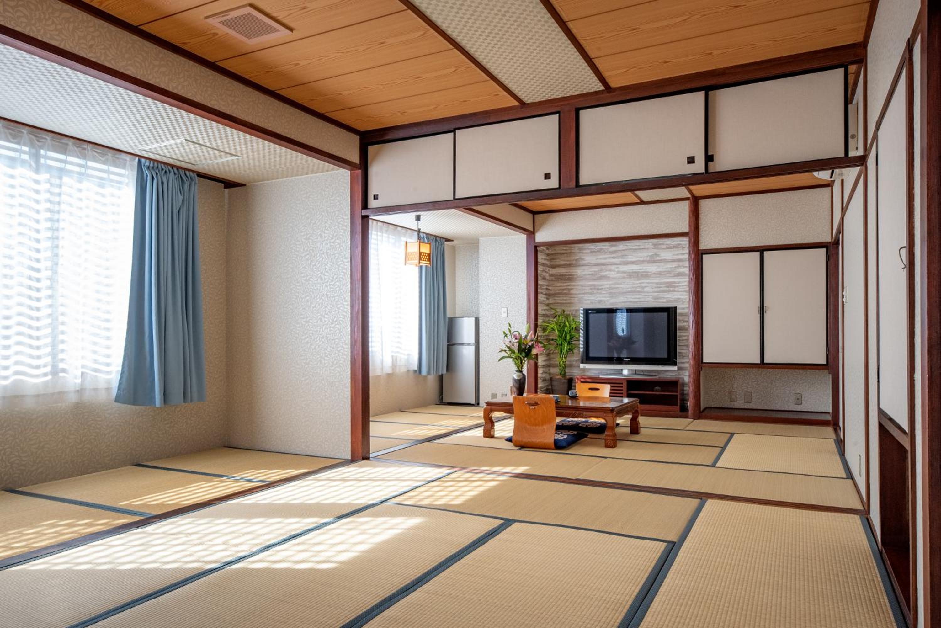 Deluxe Japanese-Style Room - Photo 13