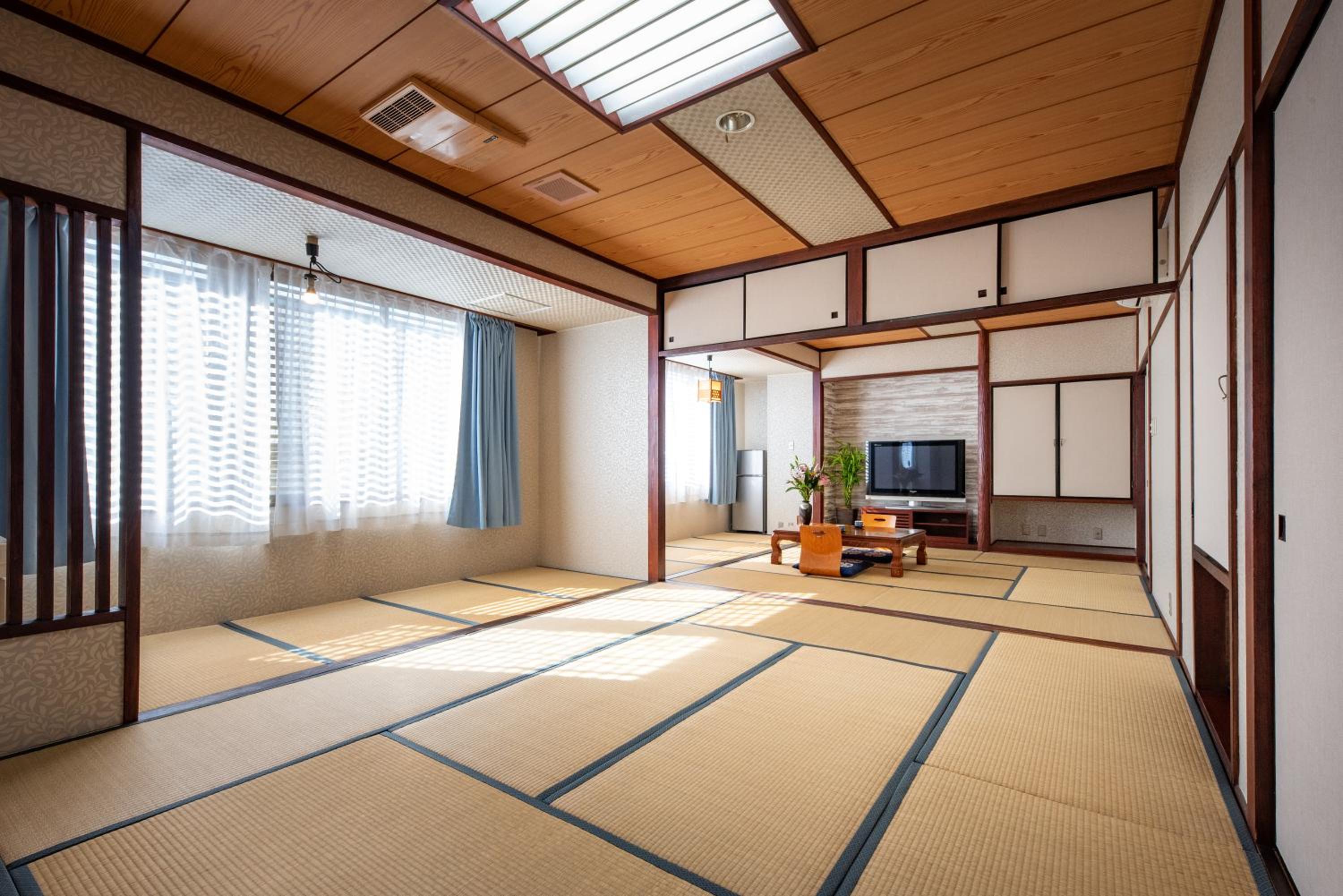 Deluxe Japanese-Style Room - Photo 9