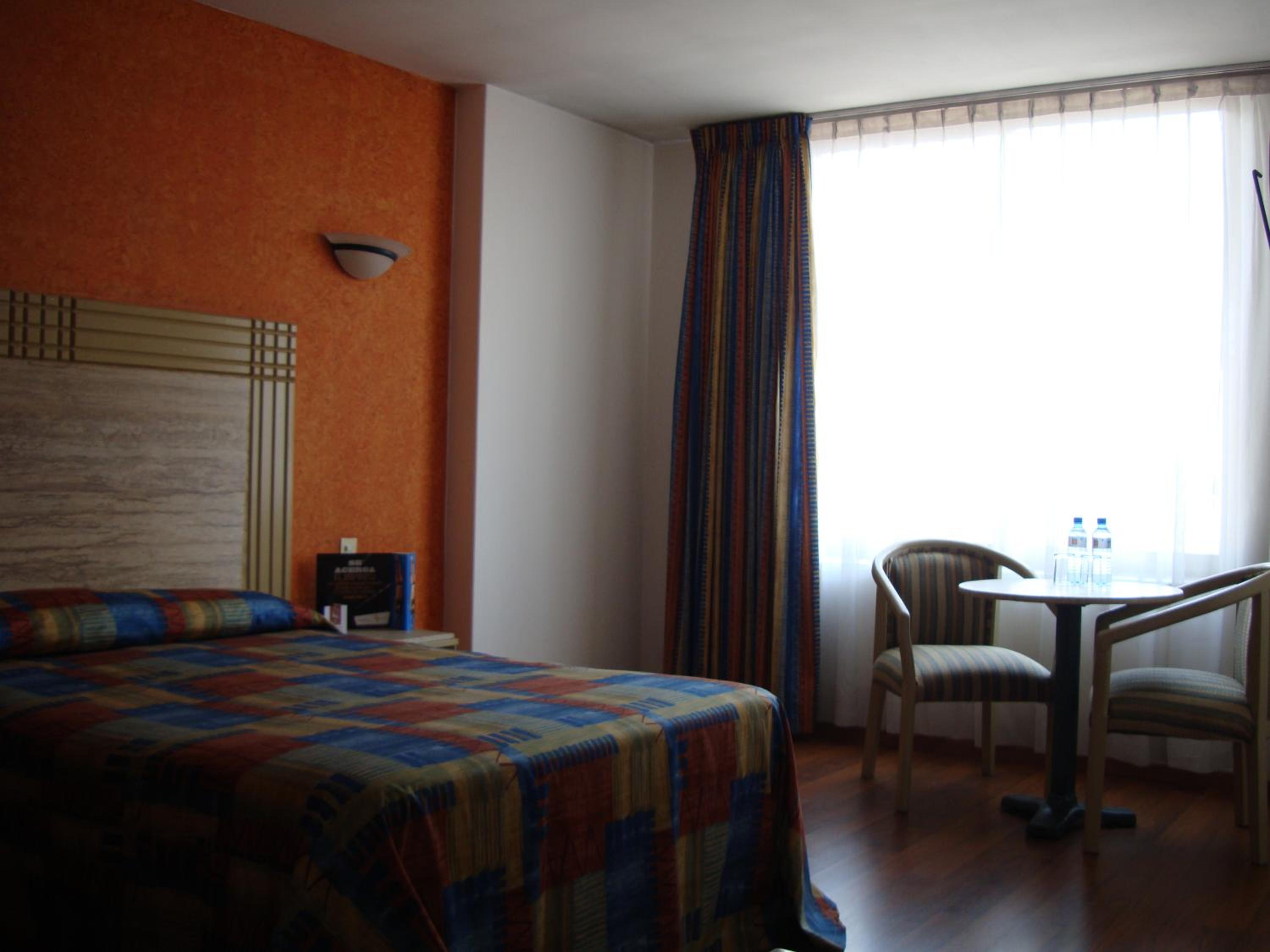 Double Room - Photo 4