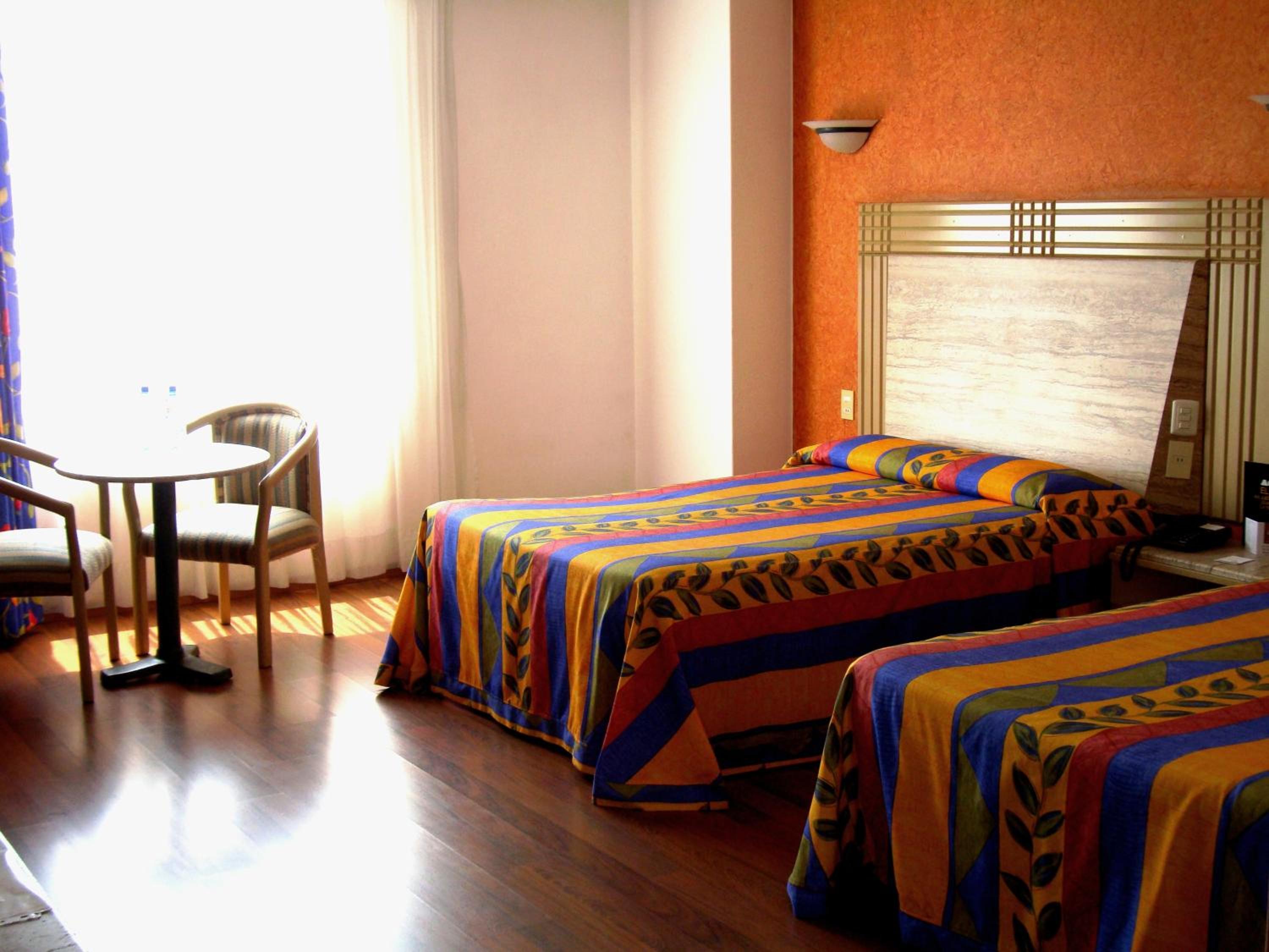 Double Room with Two Double Beds - Photo 1