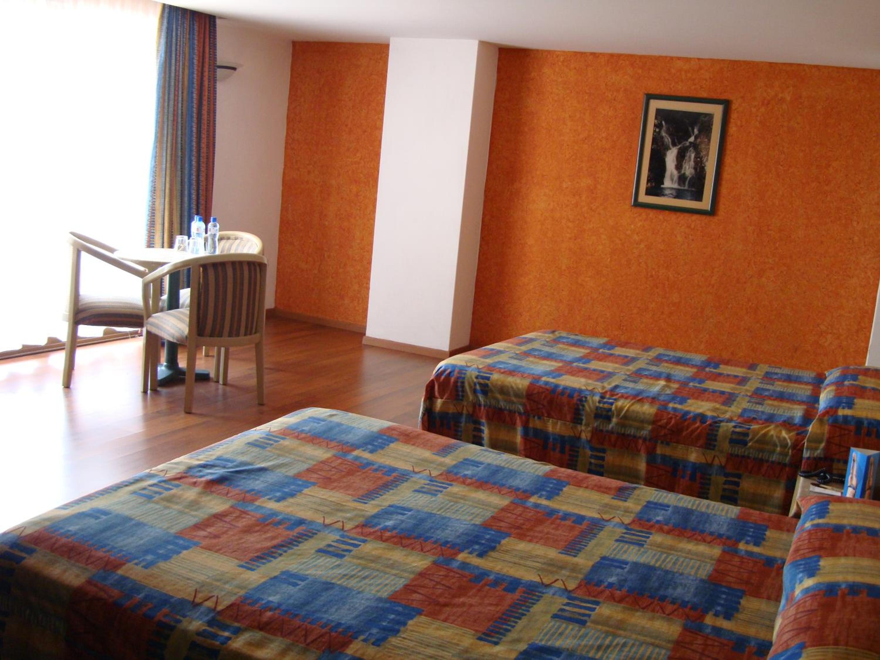 Double Room with Two Double Beds - Photo 3