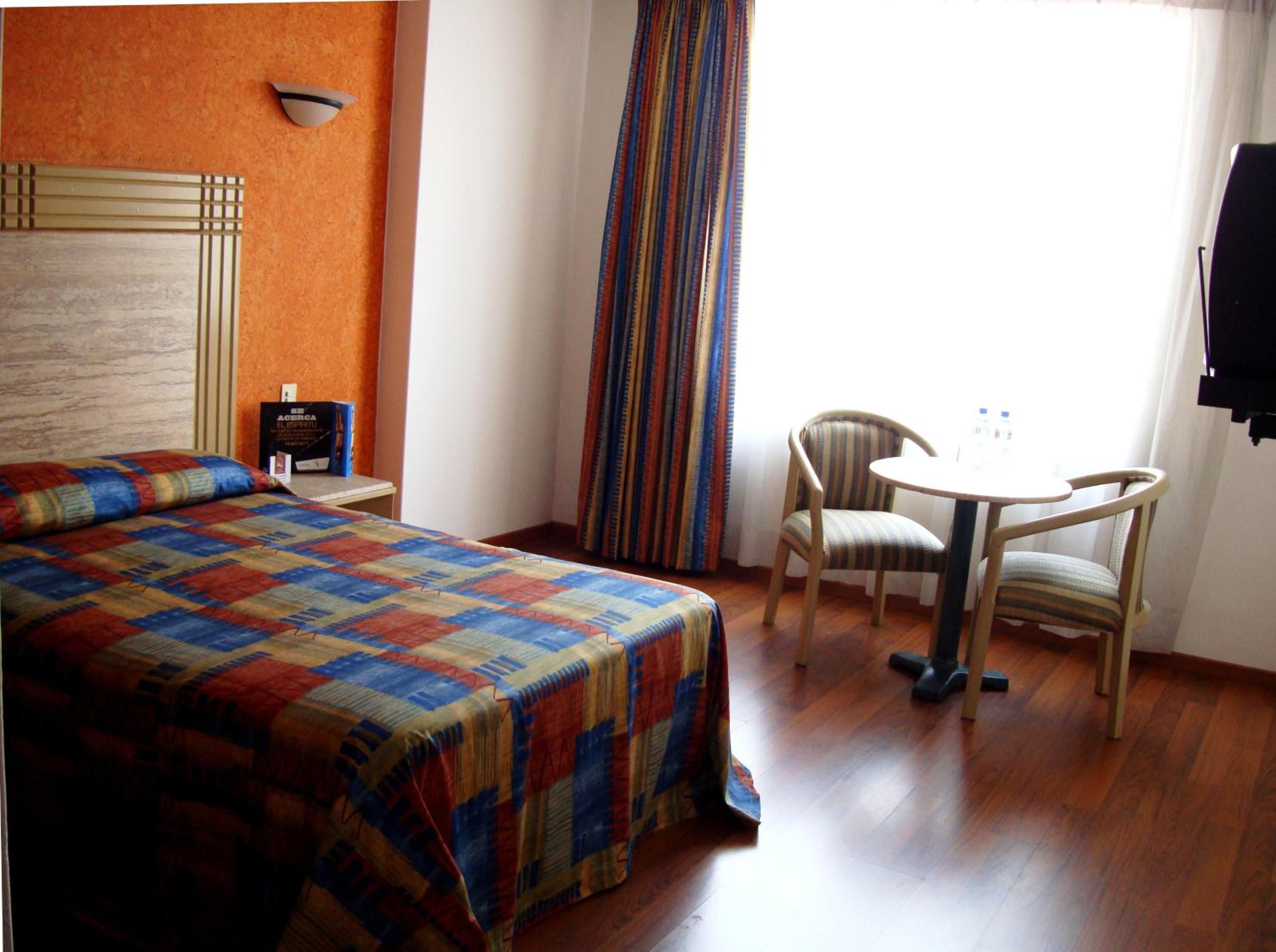 Double Room - Photo 3
