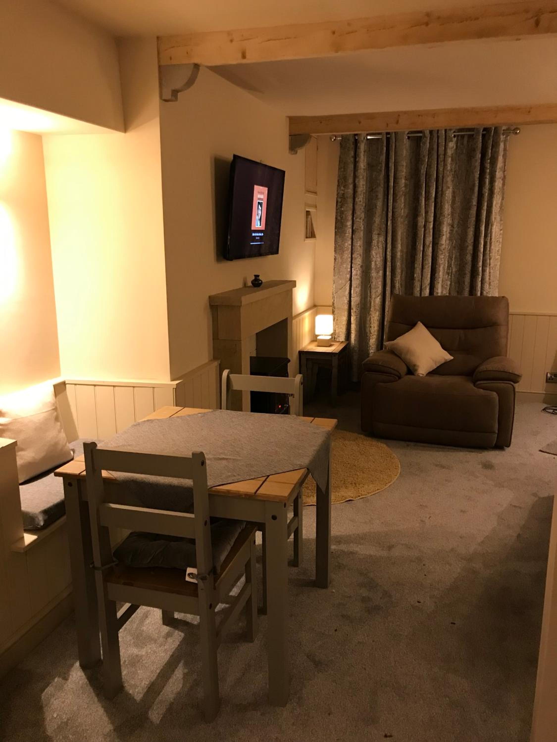 One-Bedroom House photo 1