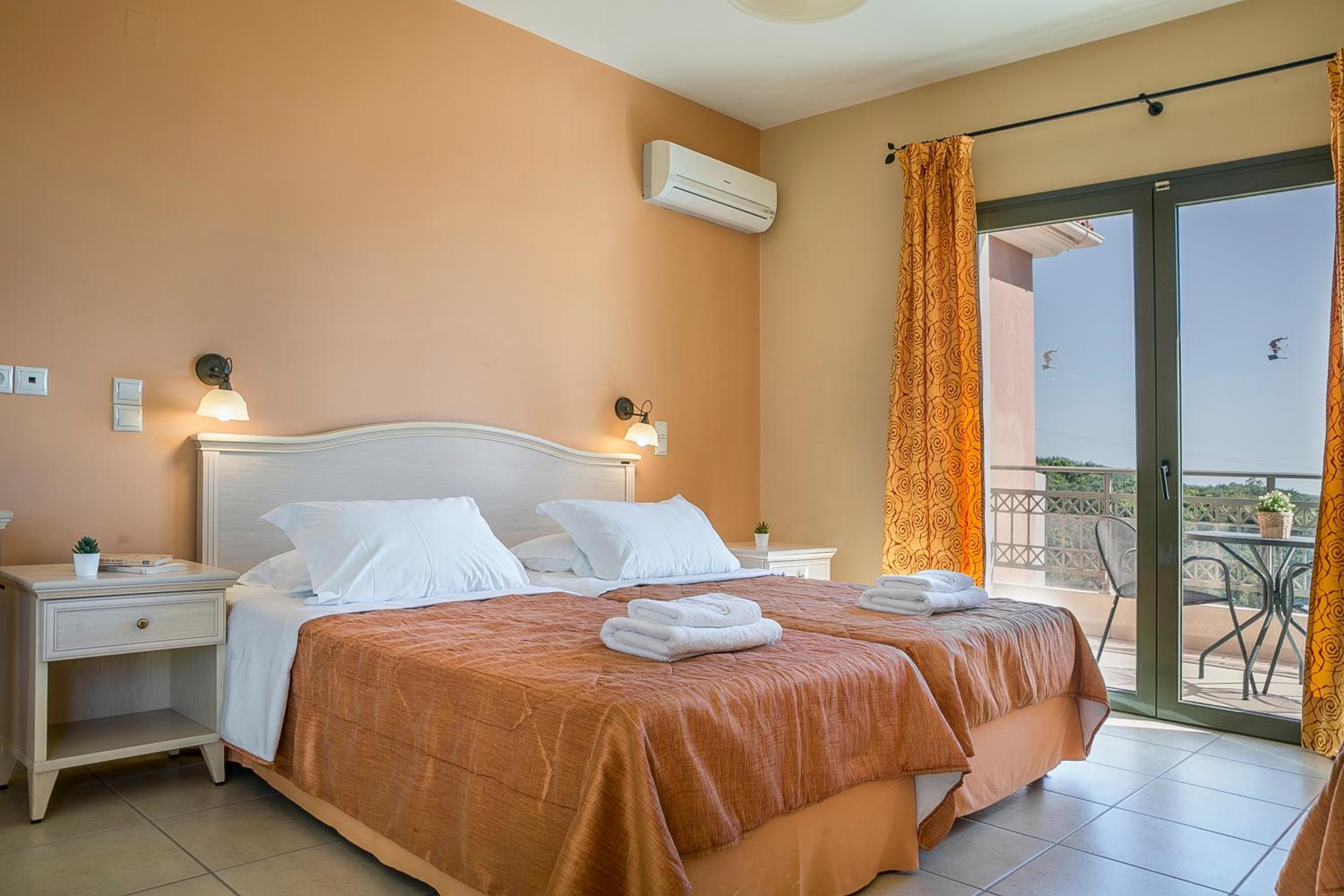 Double or Twin Room with Garden View photo 1