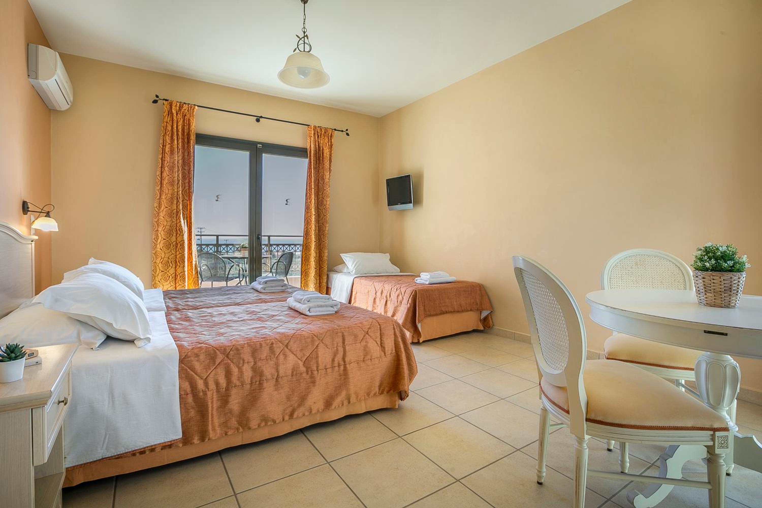 Deluxe Triple Room with Sea View photo 1
