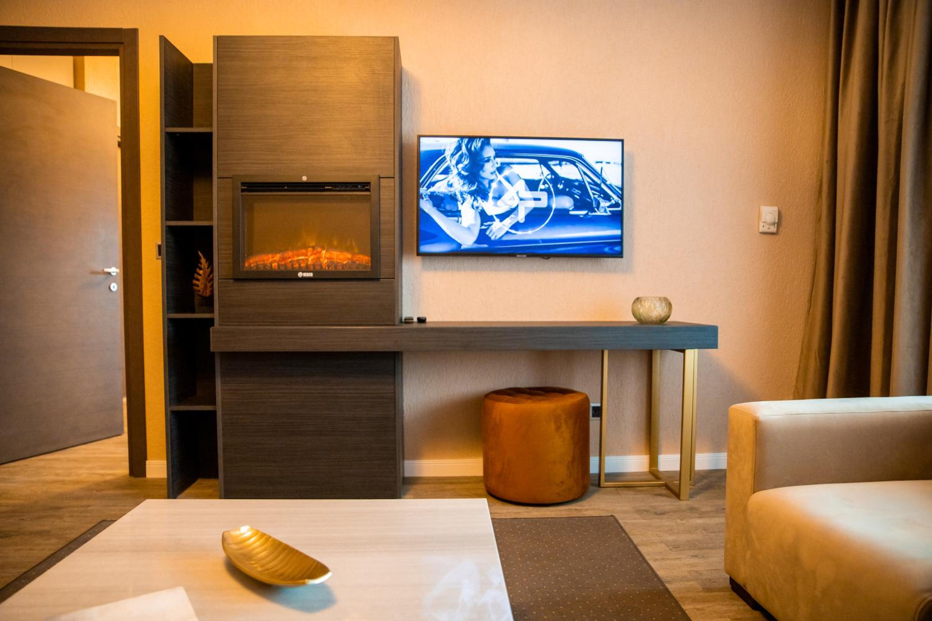 Apartment with fireplace & Mountain View - Photo 2