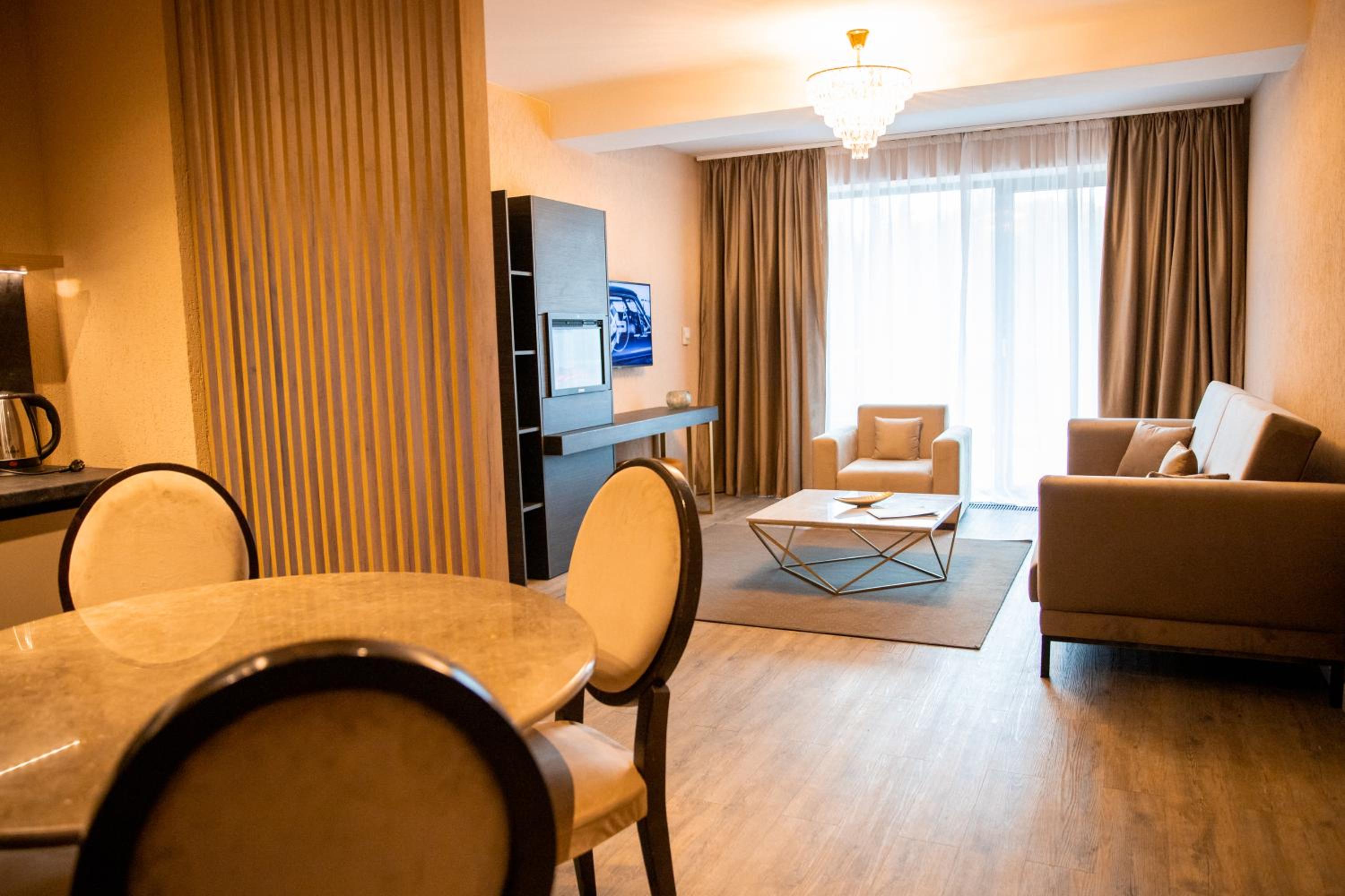 Apartment with fireplace & Mountain View - Photo 1