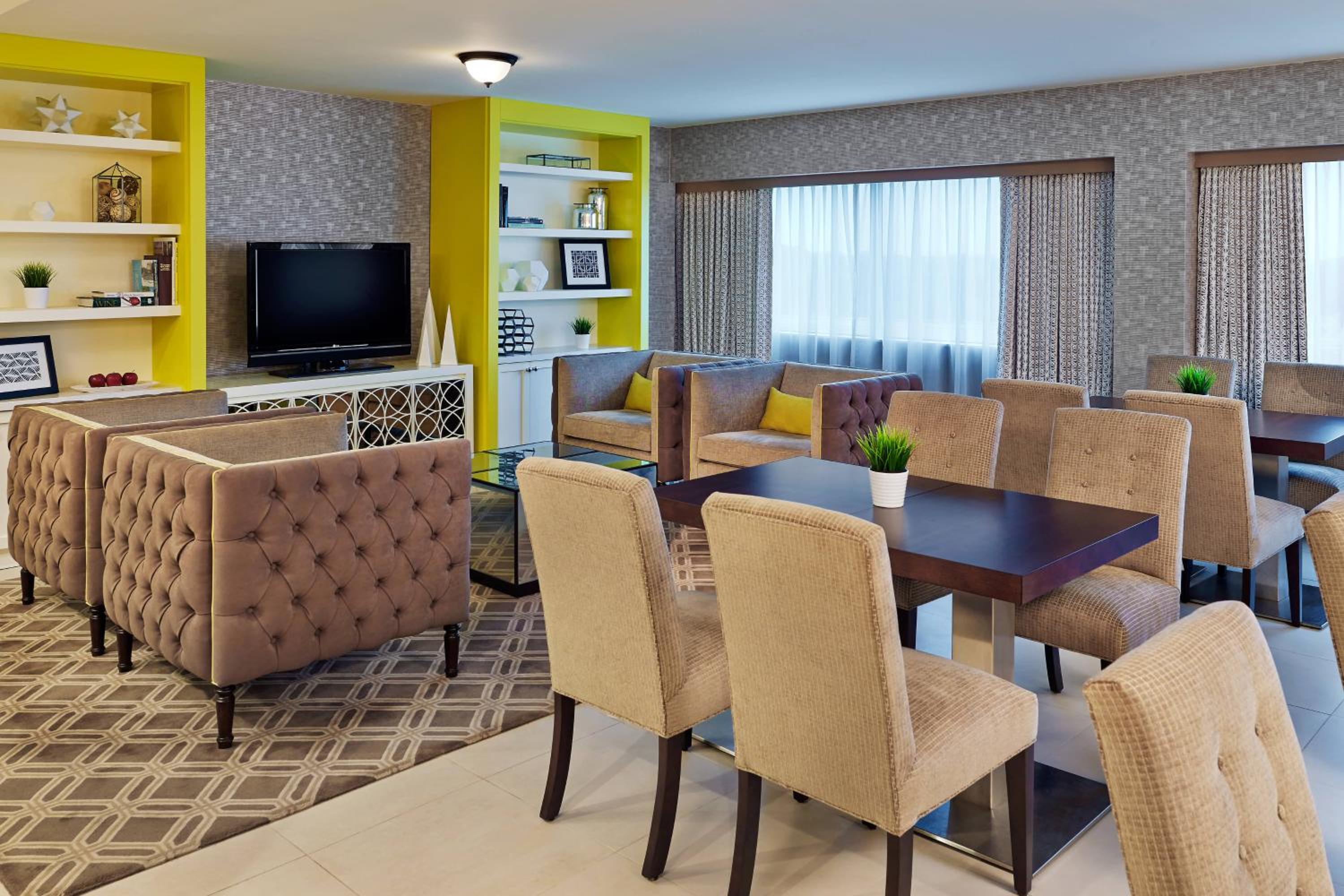 Club level, Guest room, 1 King - Photo 8
