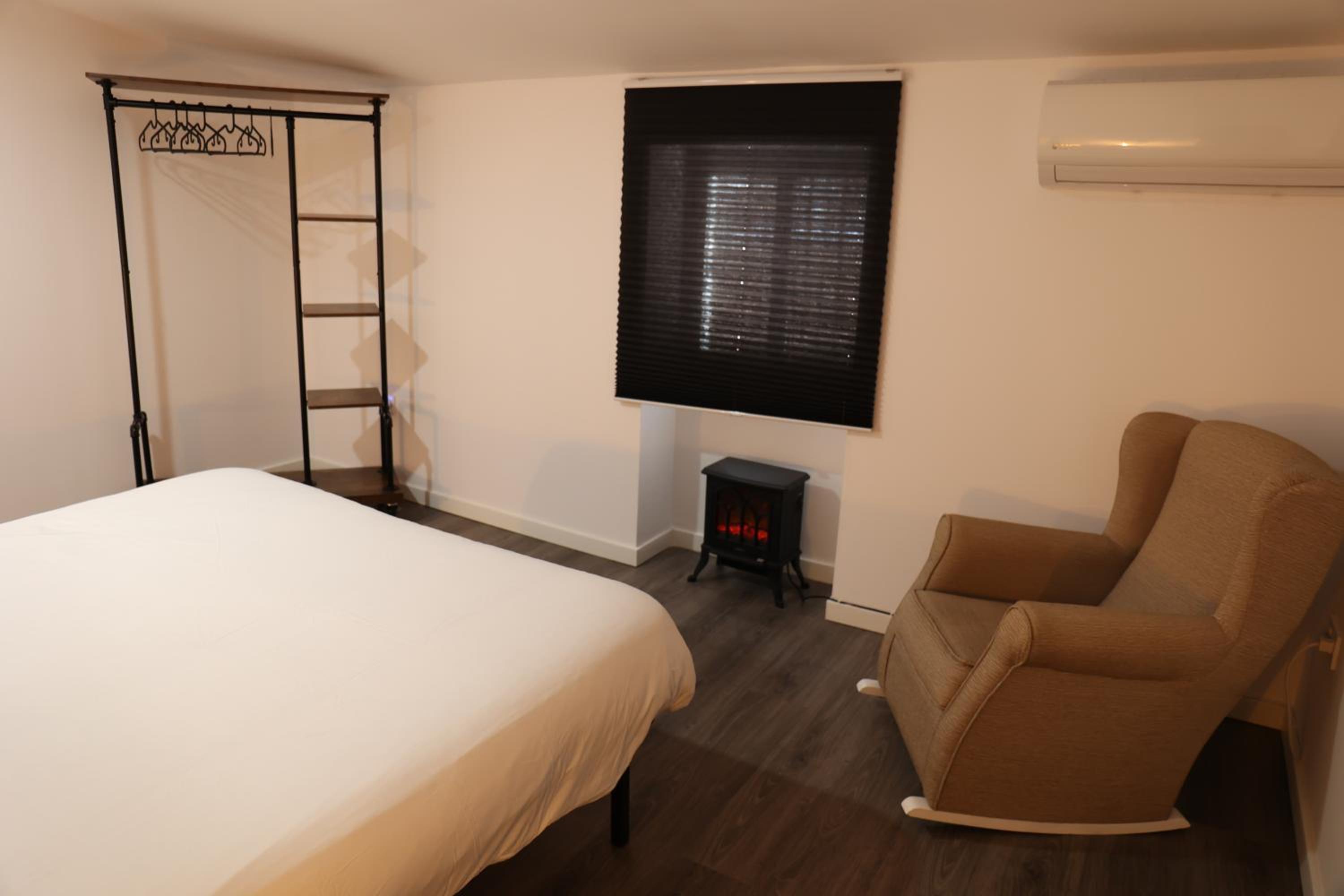 Two-Bedroom House - Photo 40