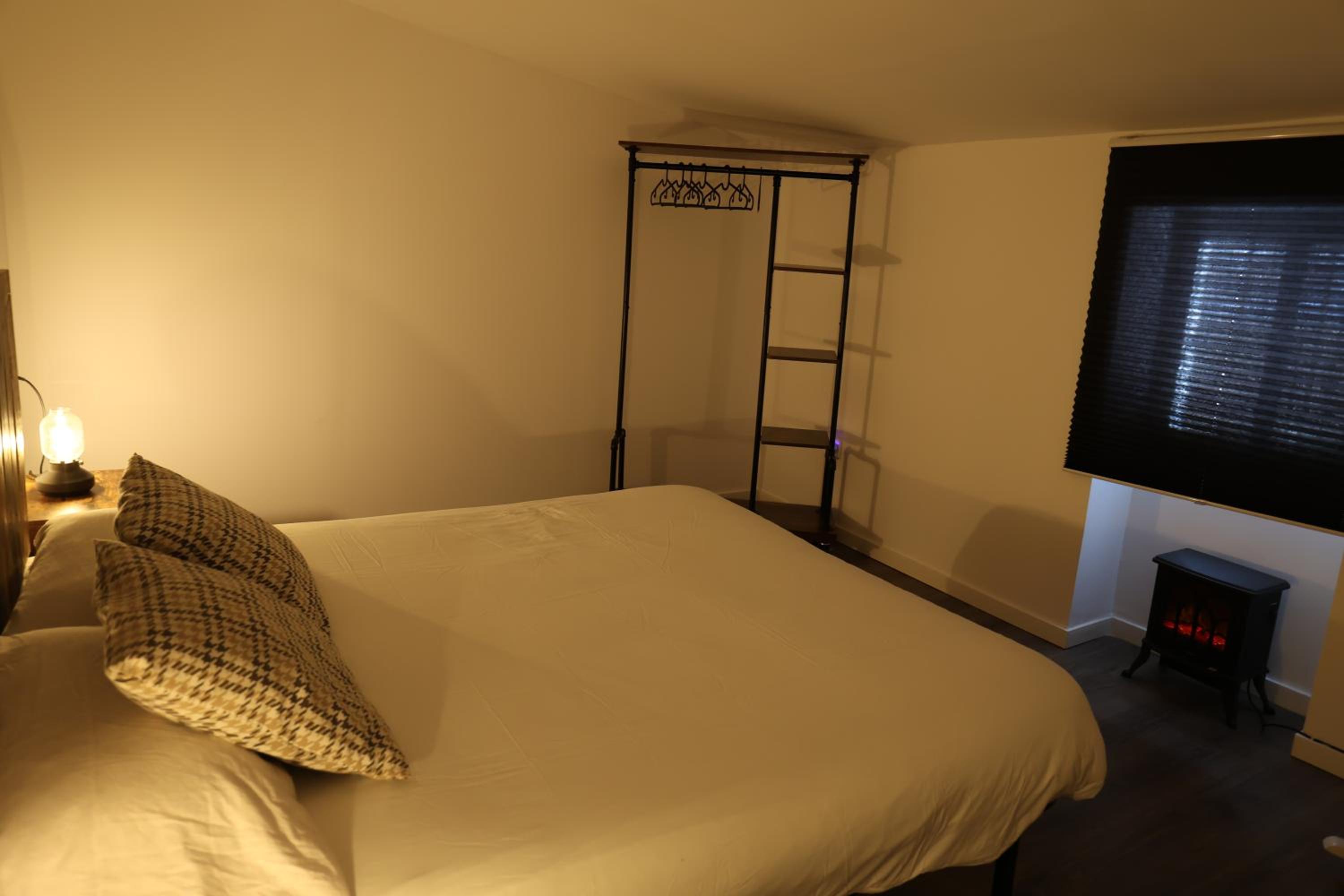 Two-Bedroom House - Photo 41