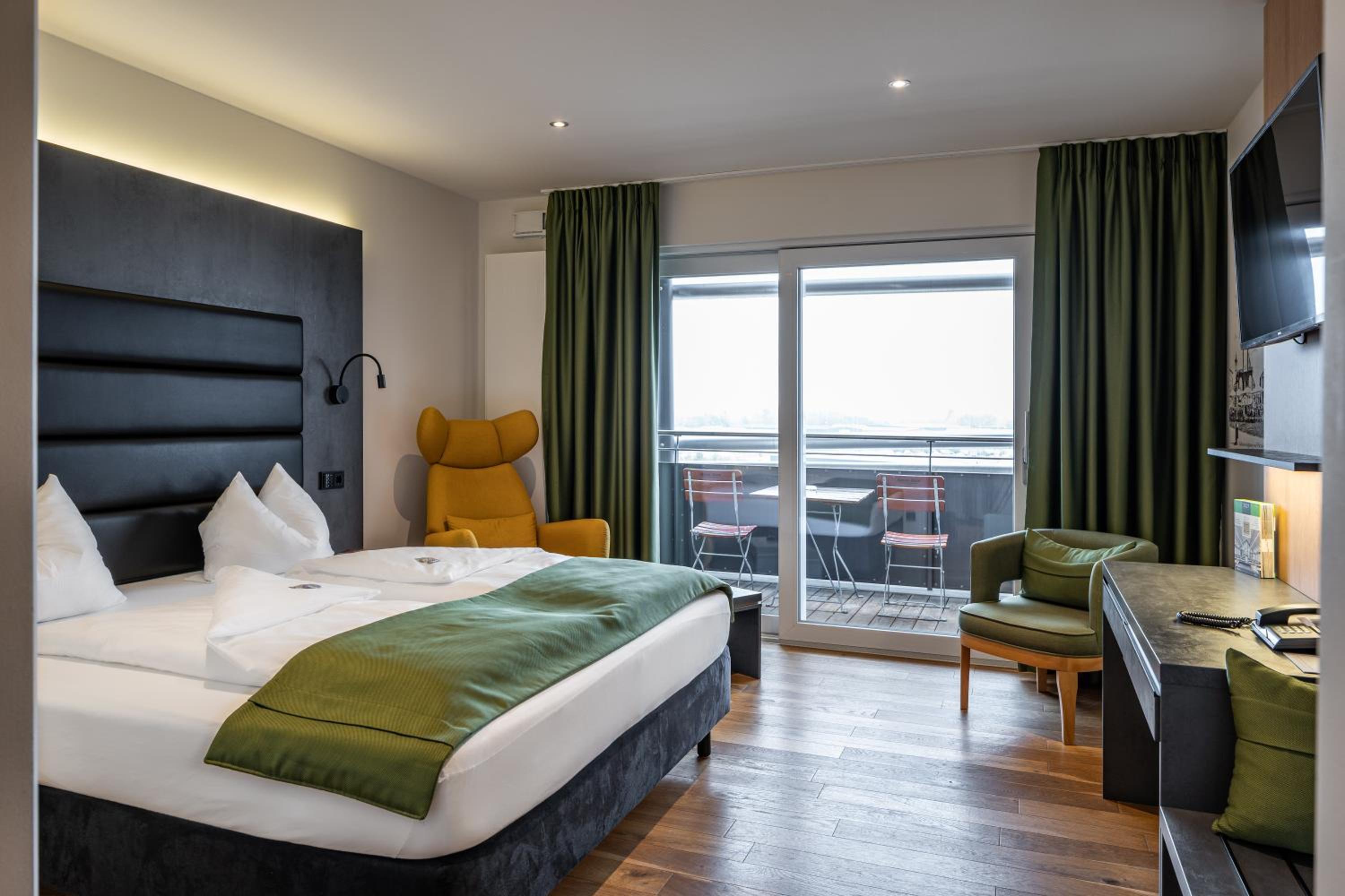 Standard Double Room - Photo 18