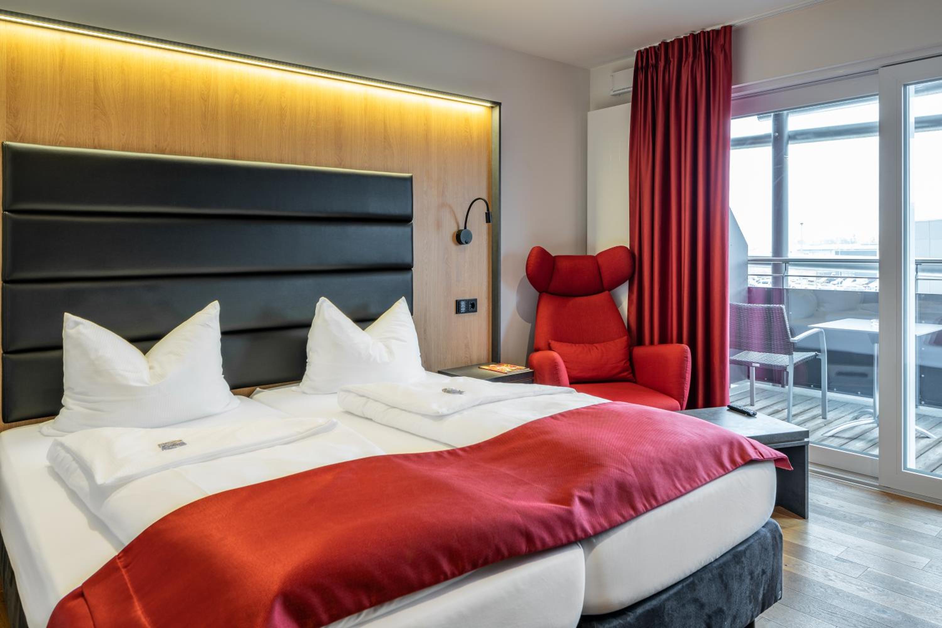 Standard Twin Room - Photo 22