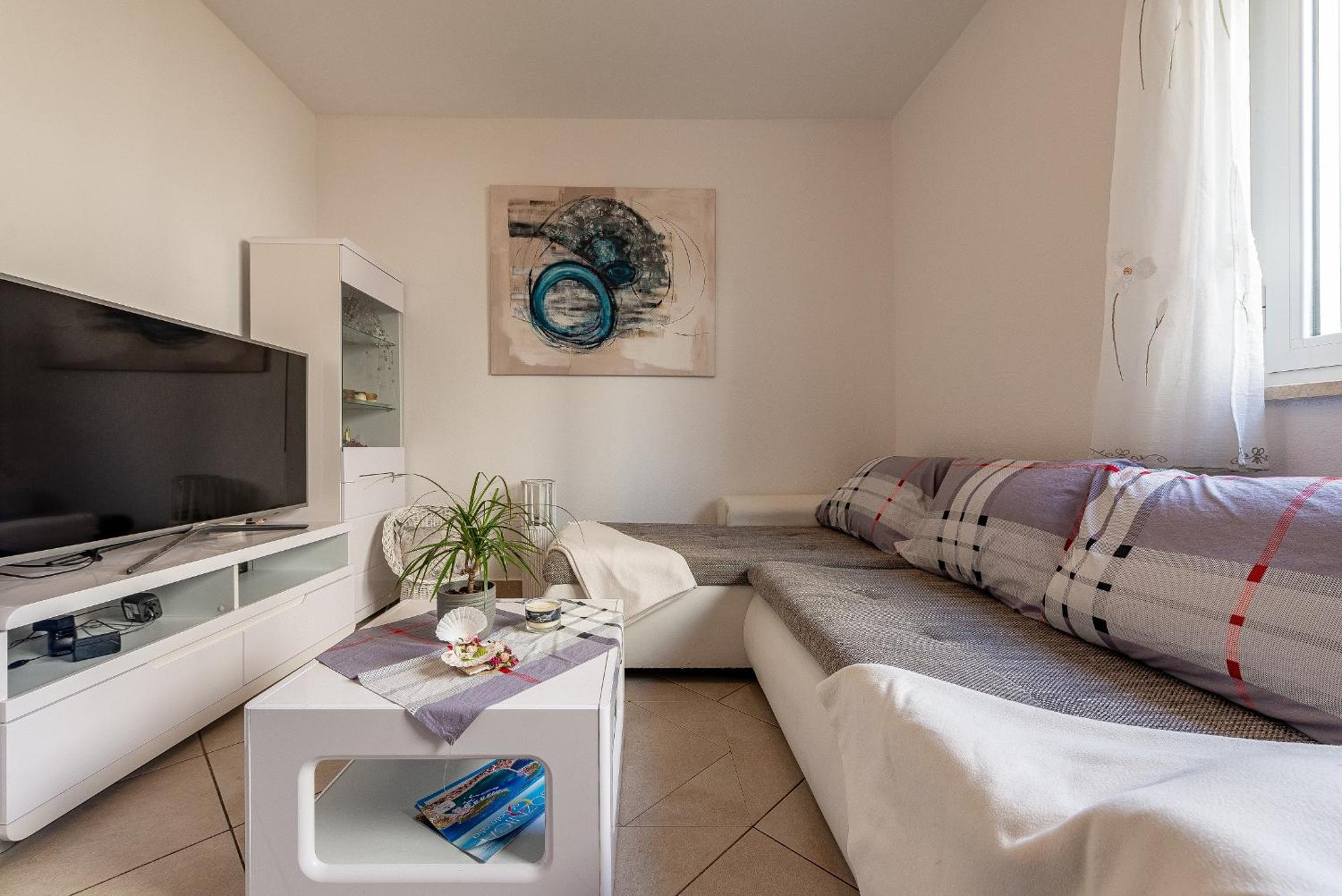 Two-Bedroom Apartment with Terrace photo 2