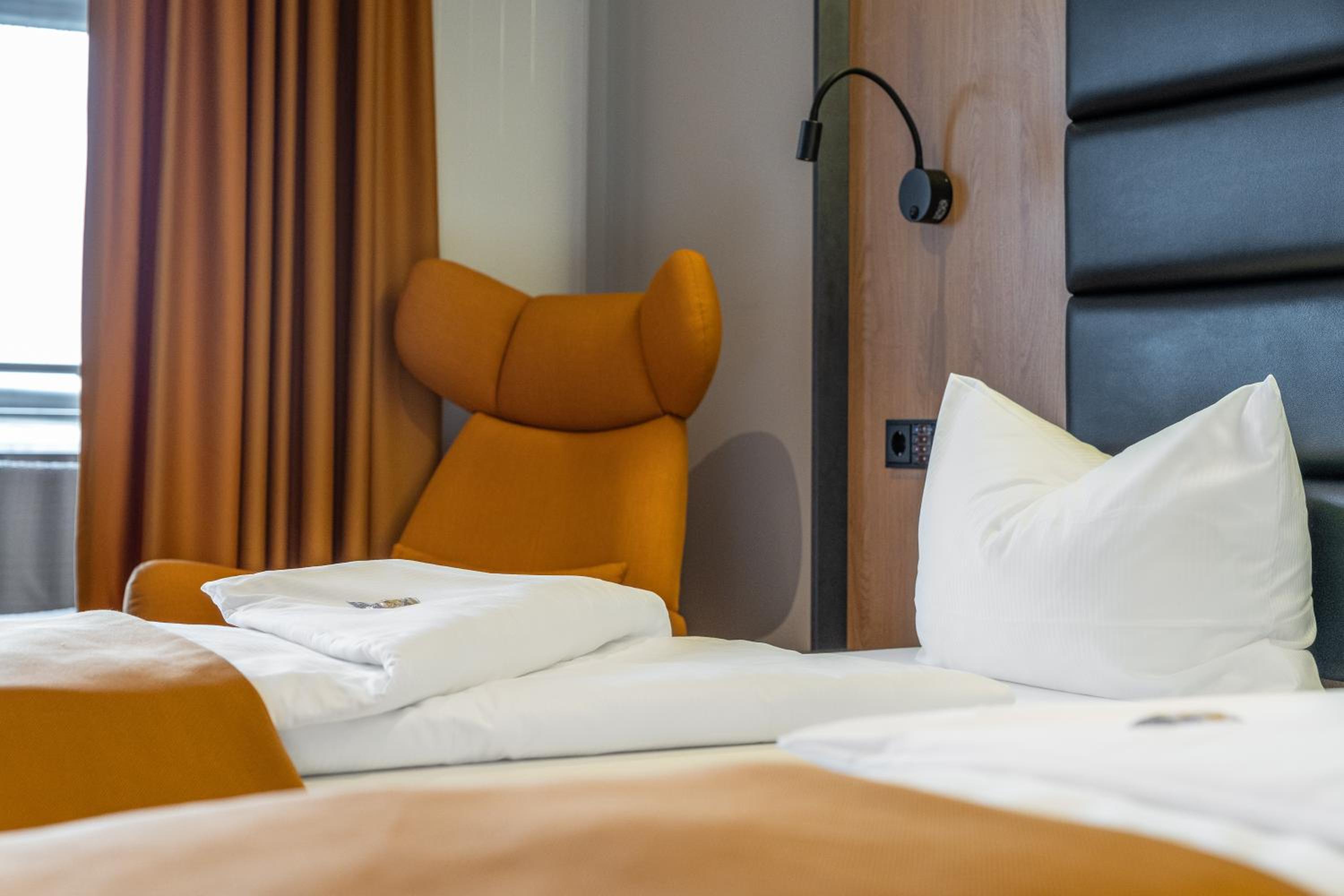 Standard Twin Room - Photo 23