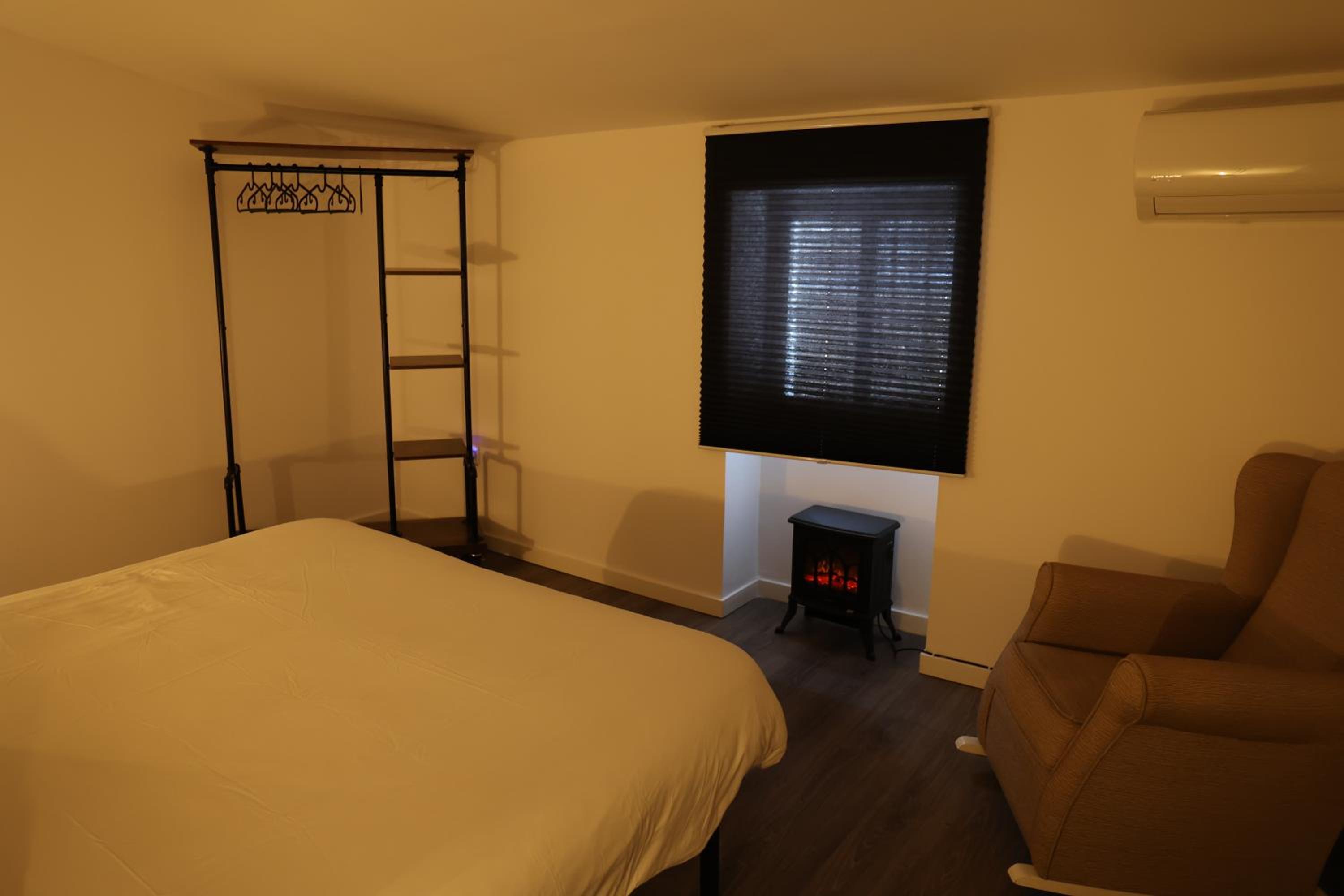 Two-Bedroom House - Photo 43