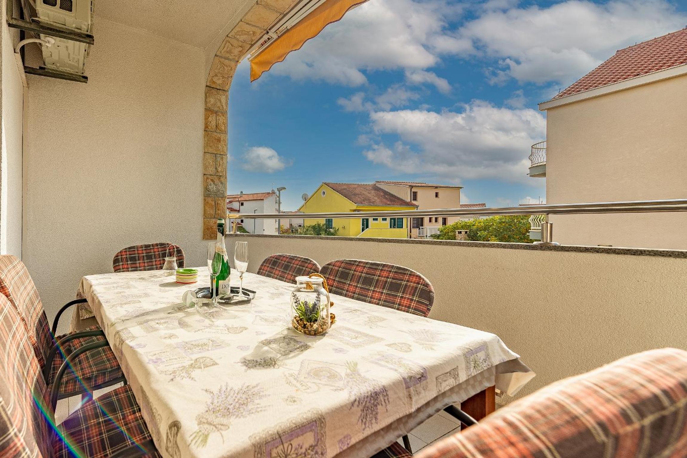 Two-Bedroom Apartment with Balcony photo 2