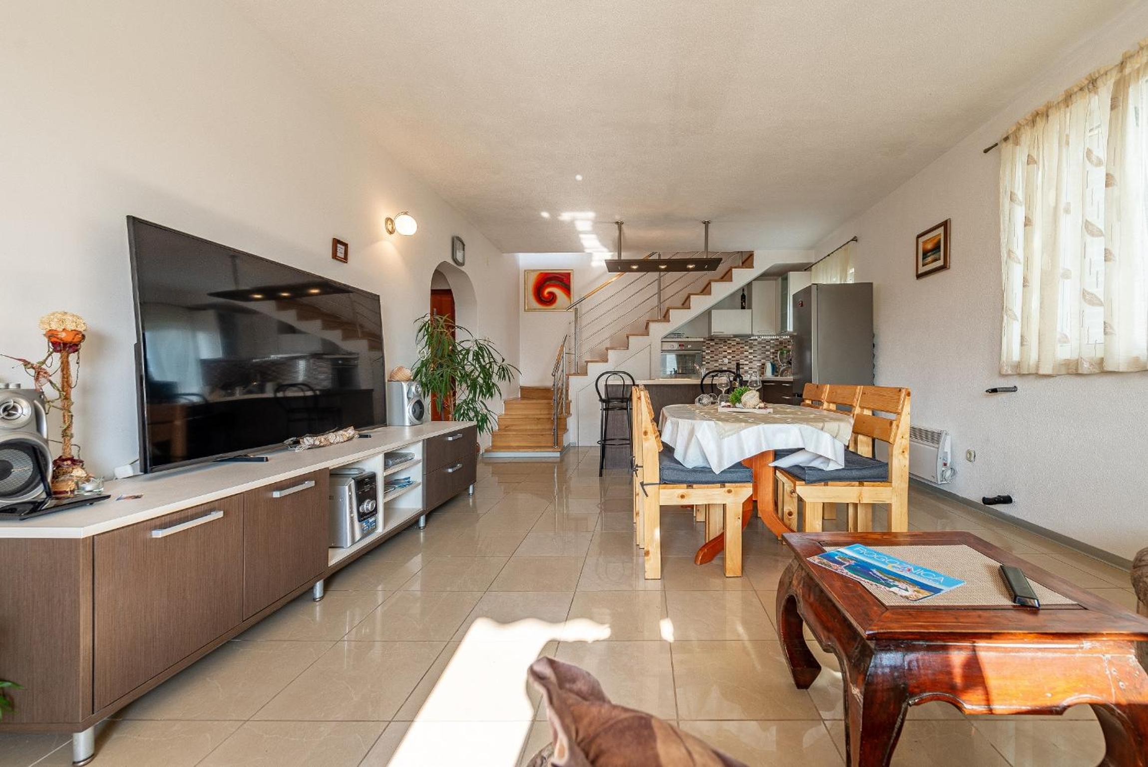 Three-Bedroom Duplex Apartment photo 1