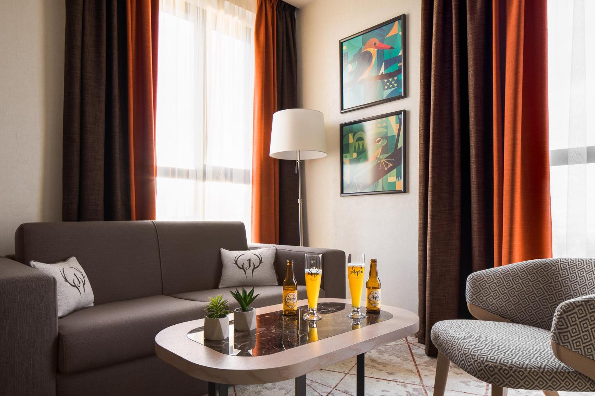 Premium King Room - Photo 2