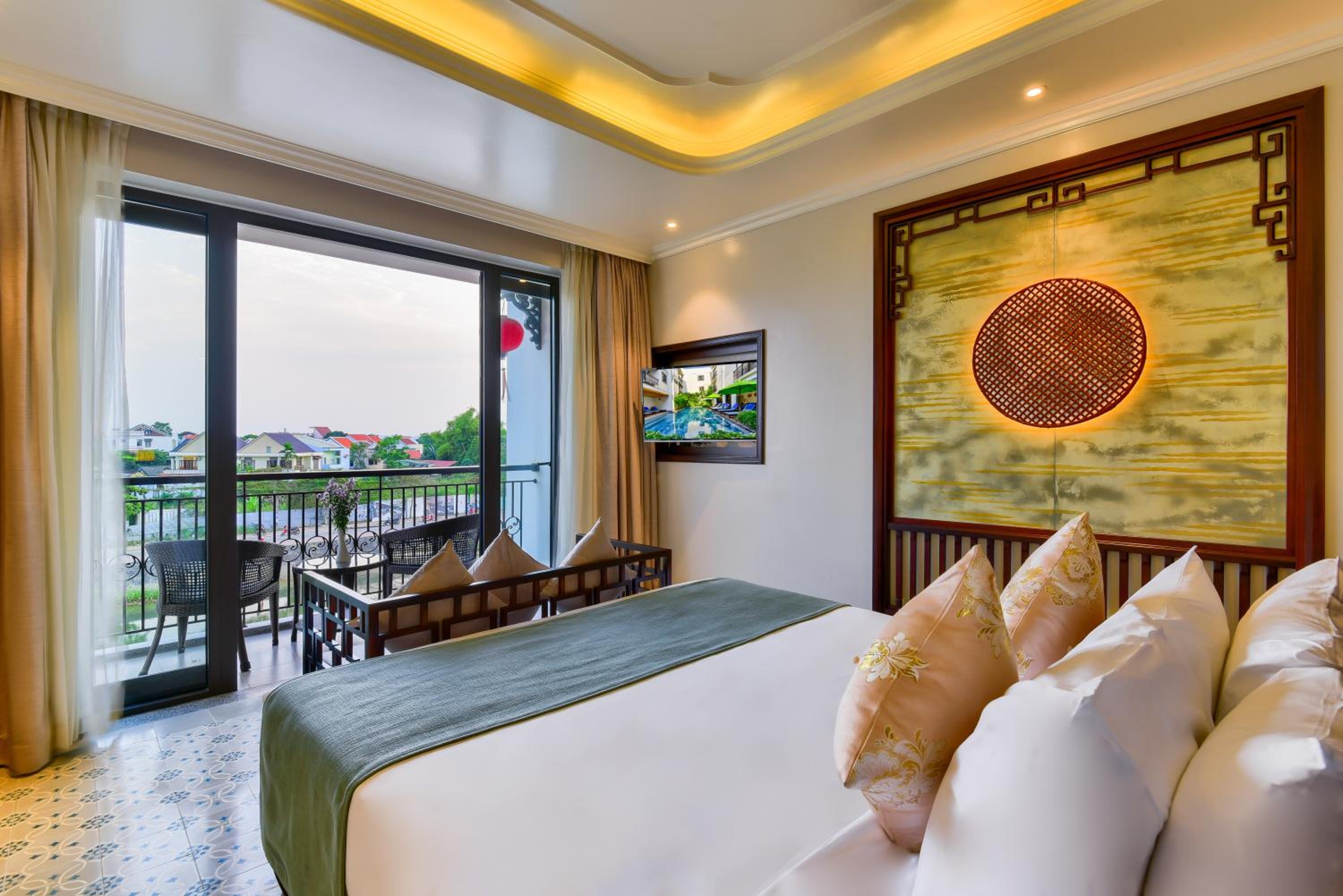 Luxury Double Room with Balcony and River View photo 2