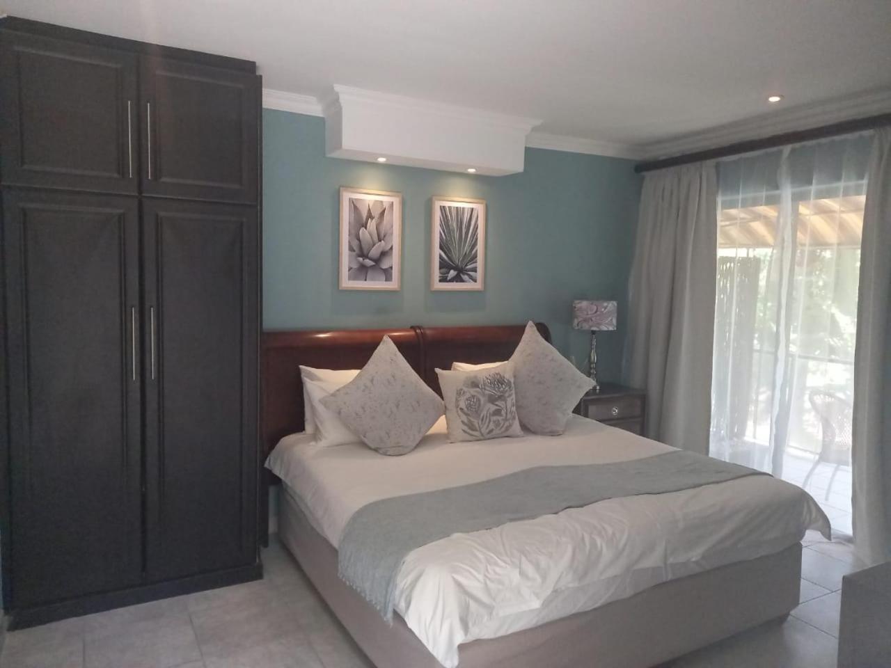 Luxury Suite photo 1
