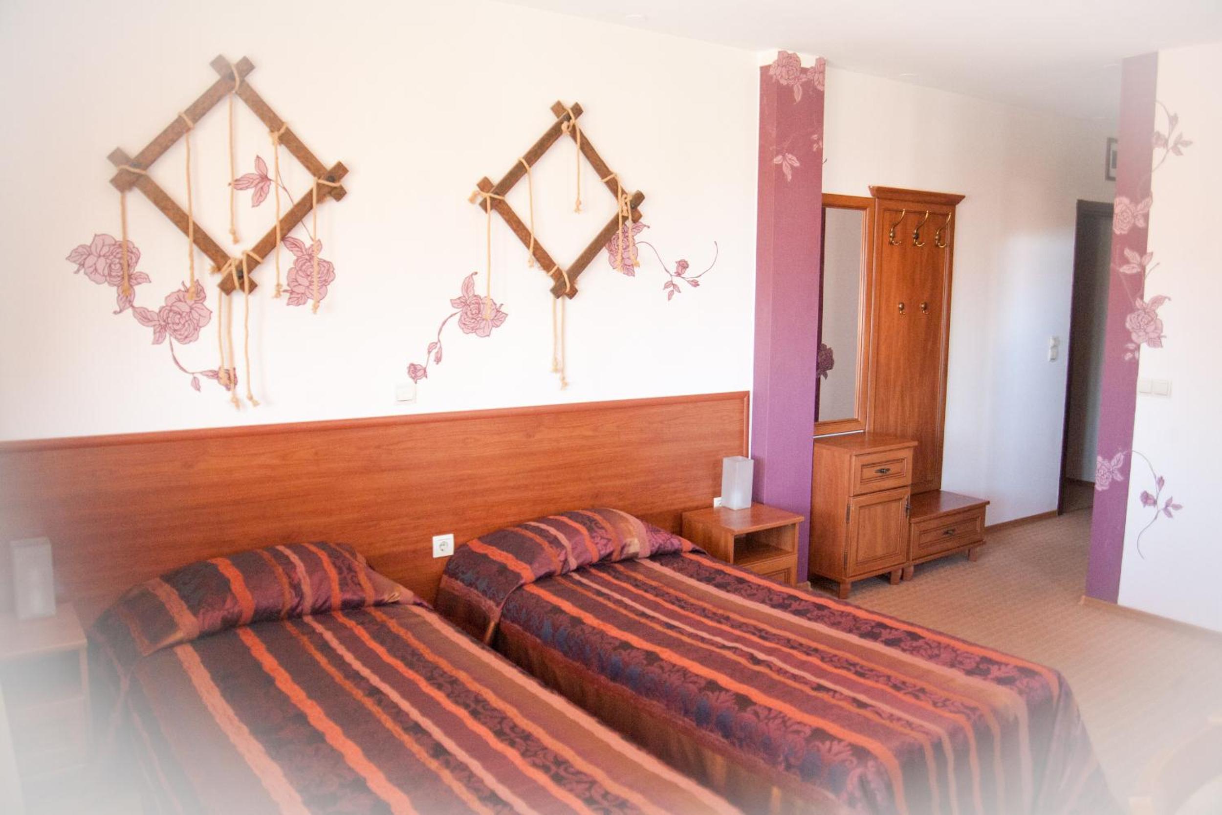 Double or Twin Room - Photo 7