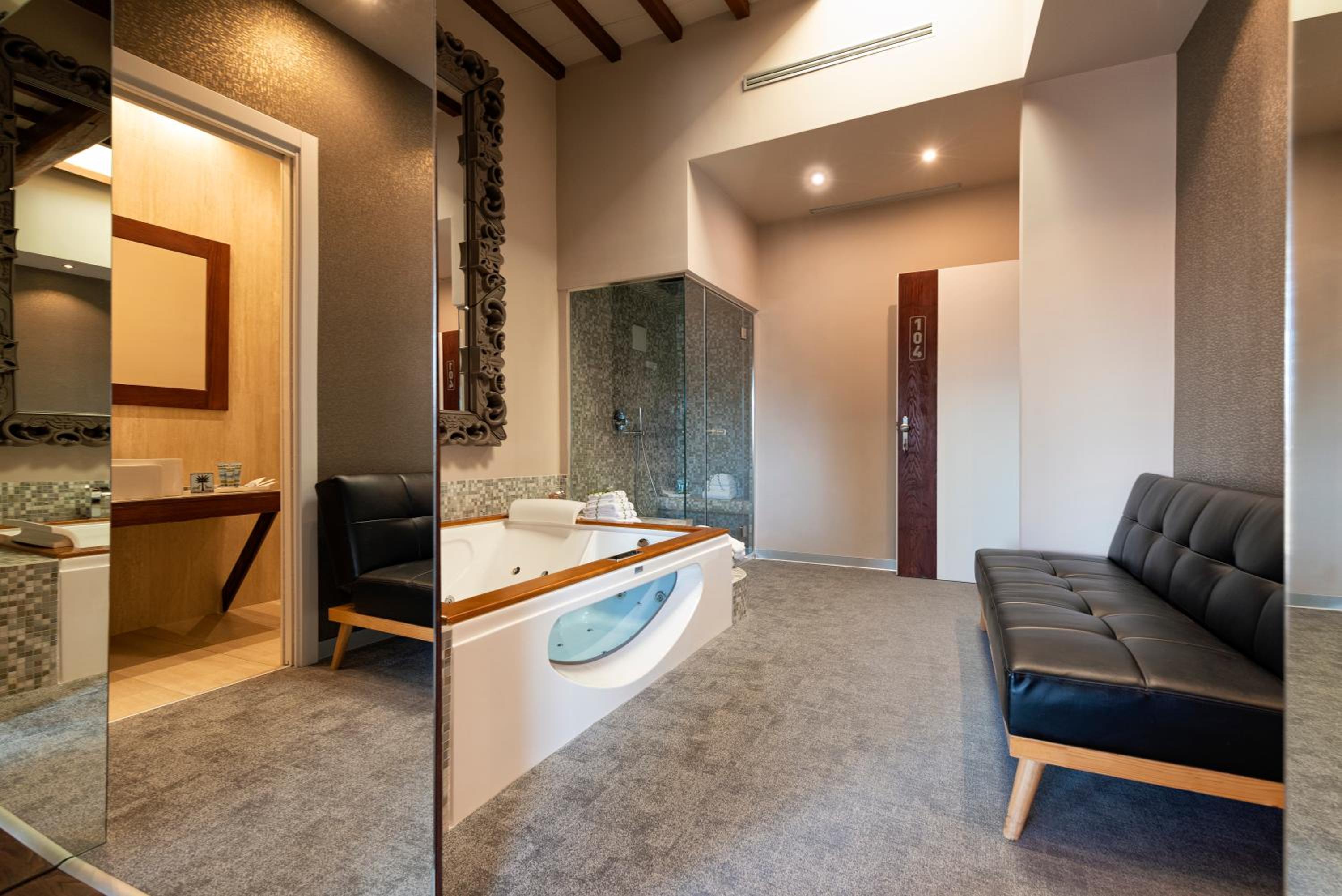 Suite with Terrace photo 3
