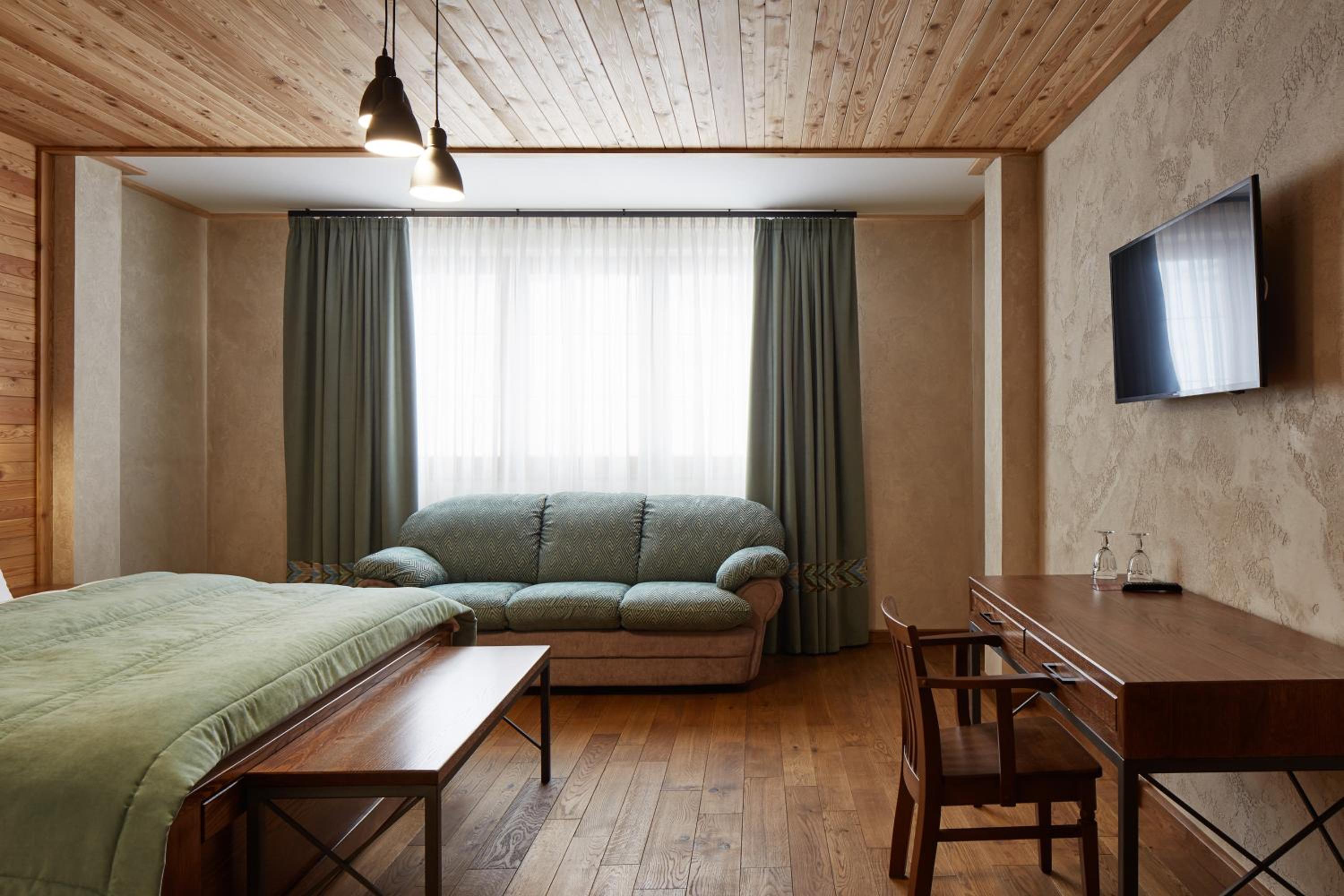 Deluxe Double Room with Spa Access photo 2