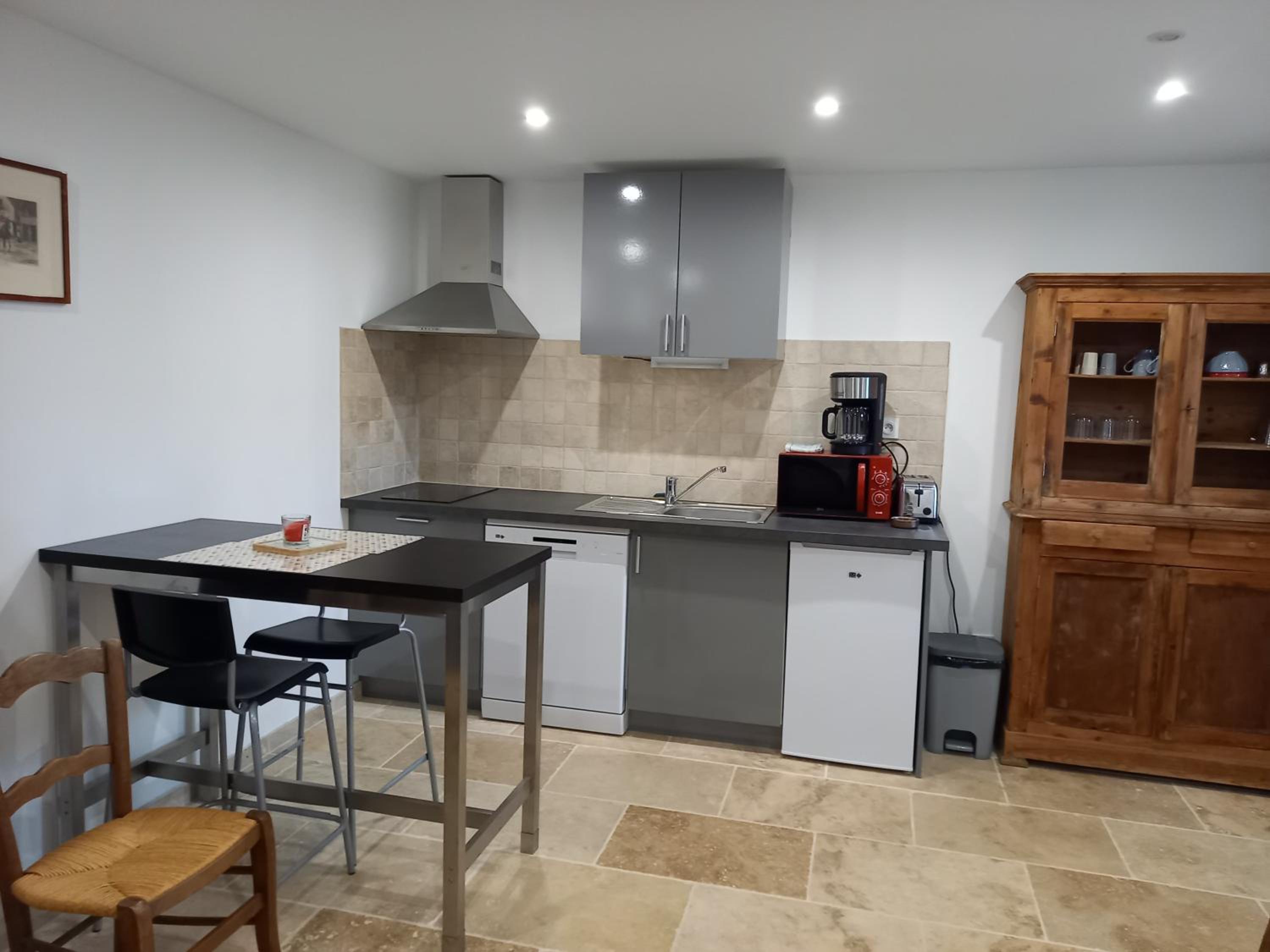 Studio Apartment photo 1