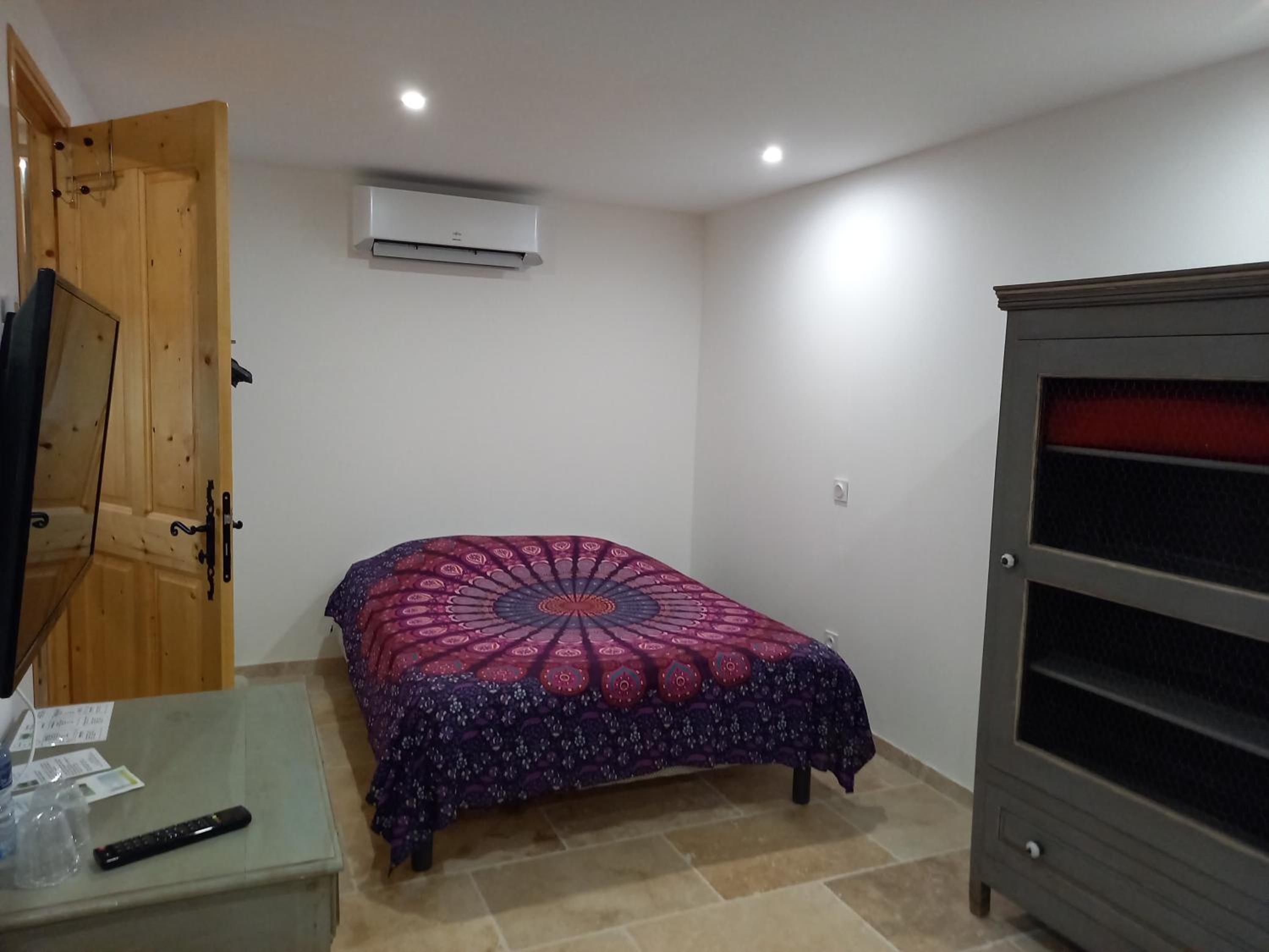 Studio Apartment photo 3