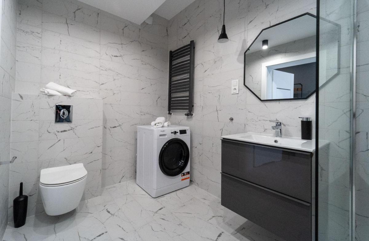 One-Bedroom Apartment - Photo 1