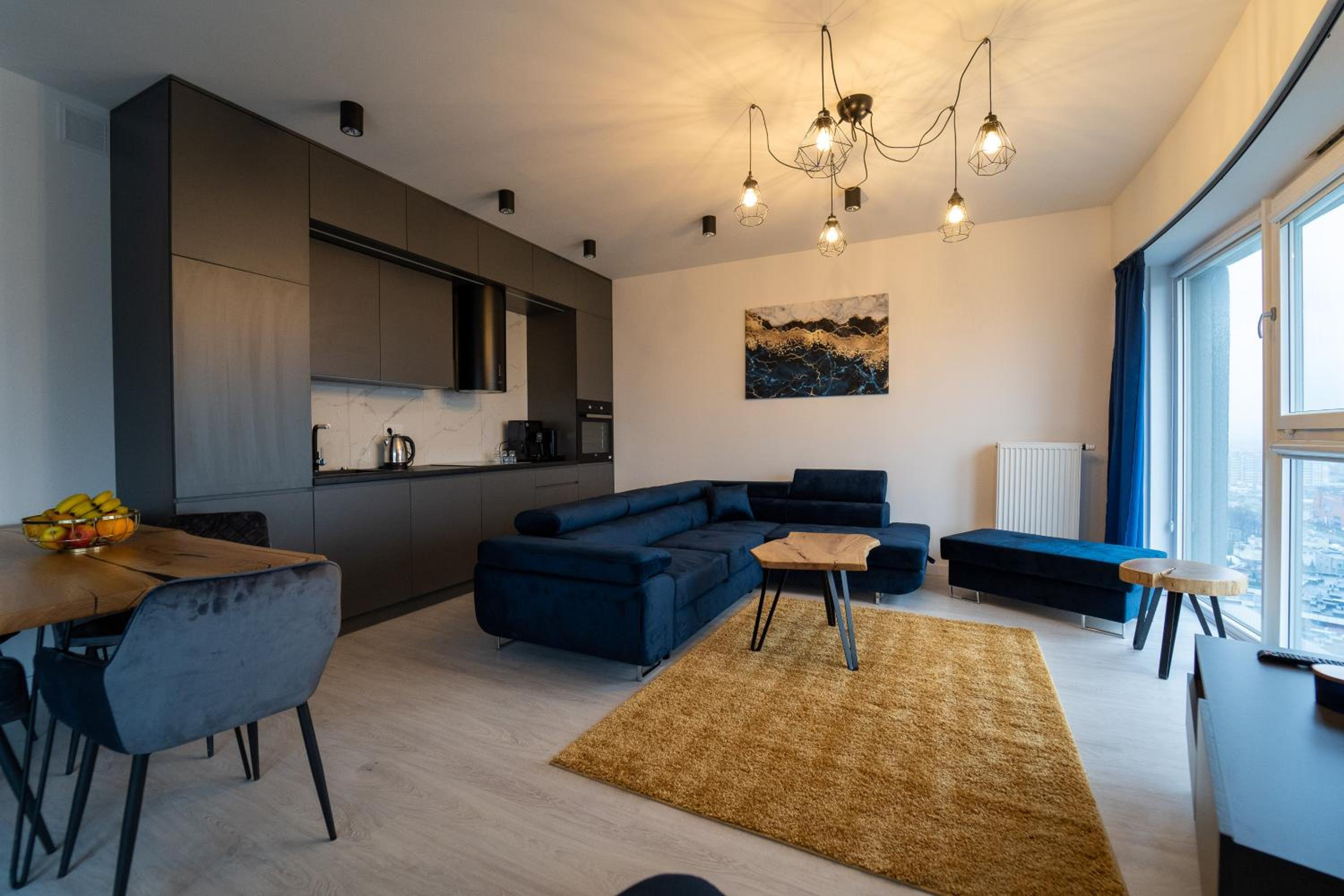 One-Bedroom Apartment - Photo 2