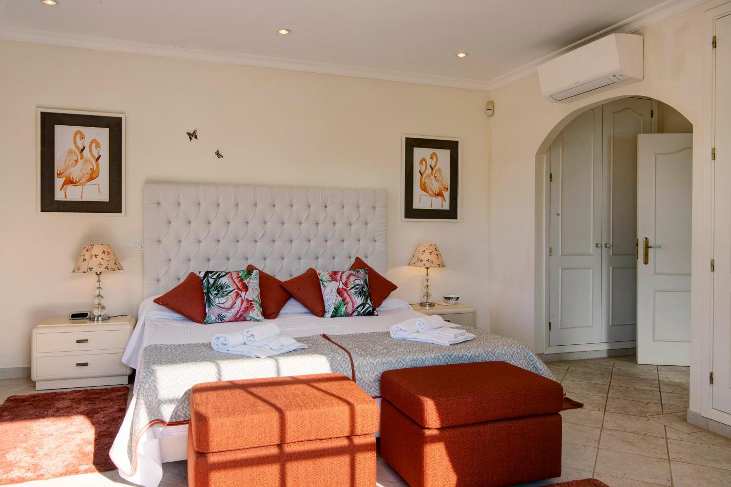 Three-Bedroom Premium Apartment with Balcony photo 3