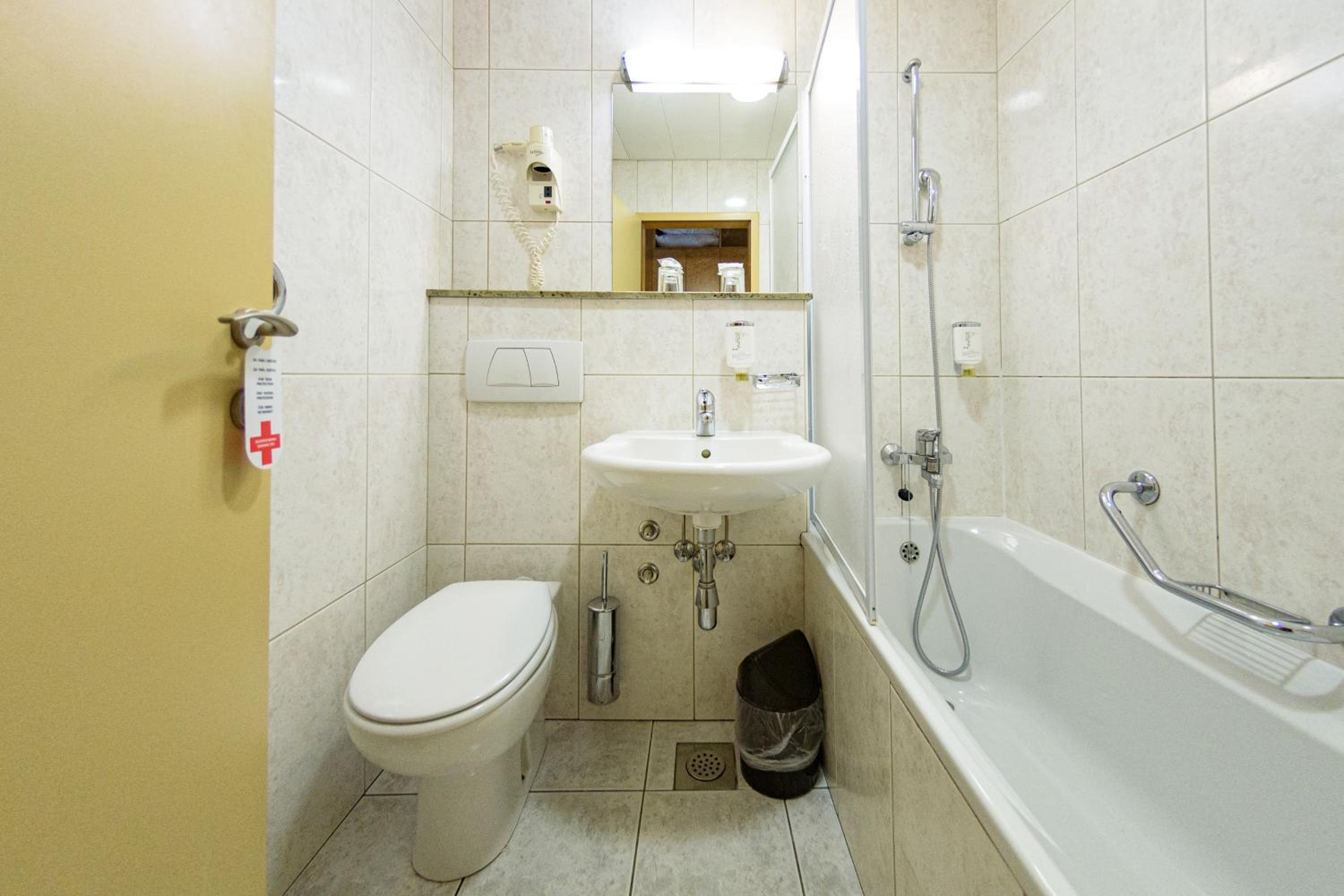 Economy Double Room - Photo 5