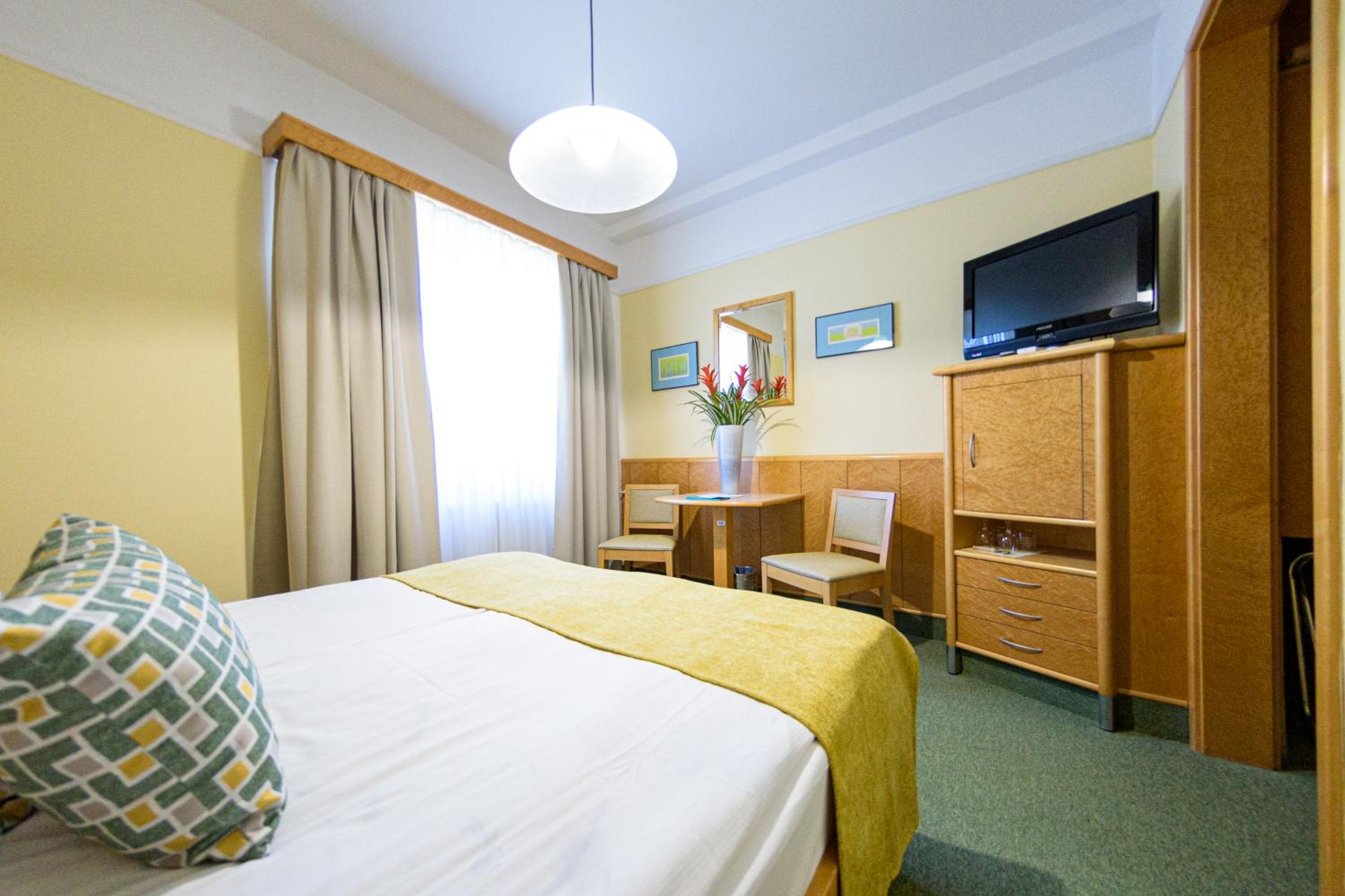 Economy Double Room - Photo 4