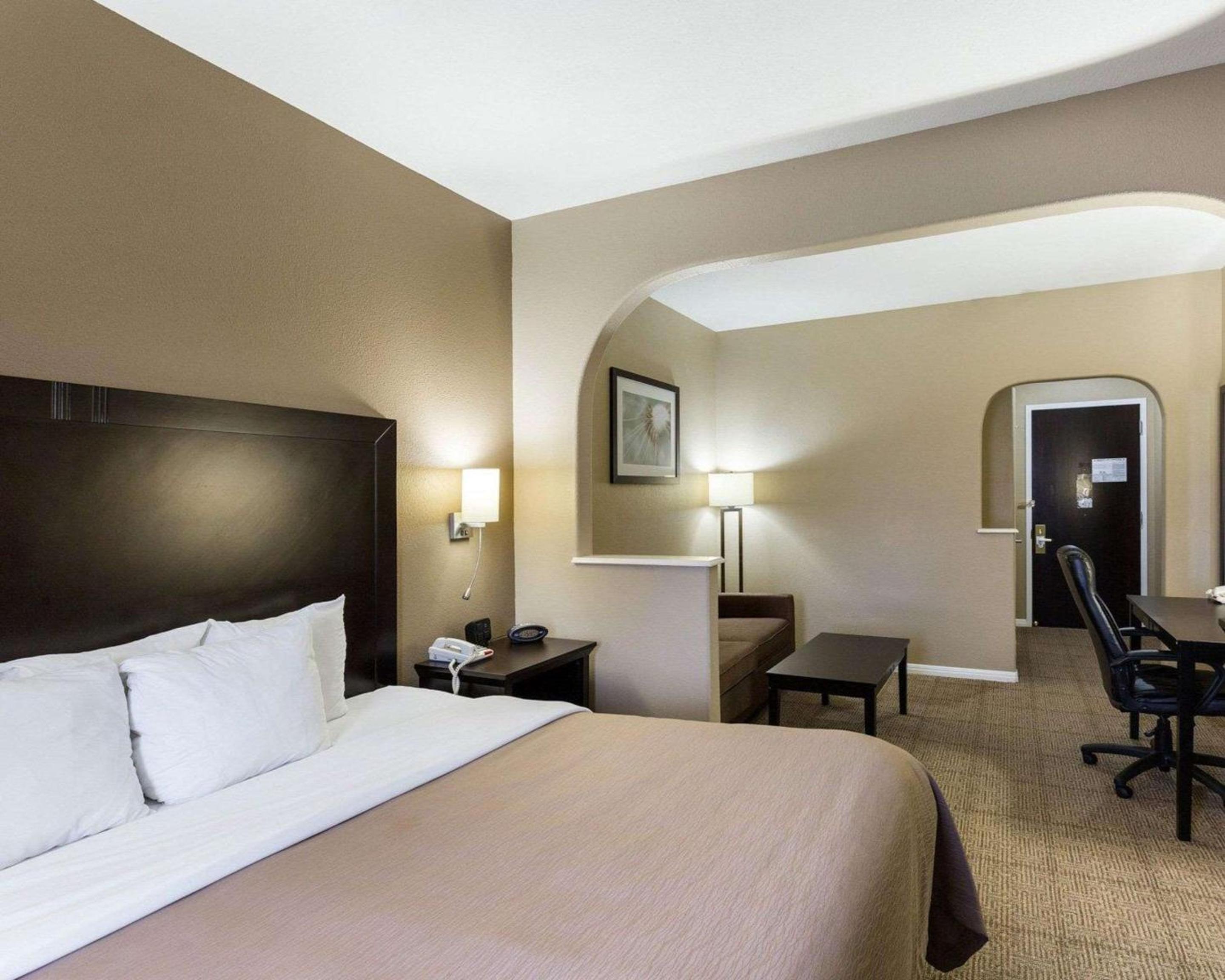 King Suite - Photo 7
