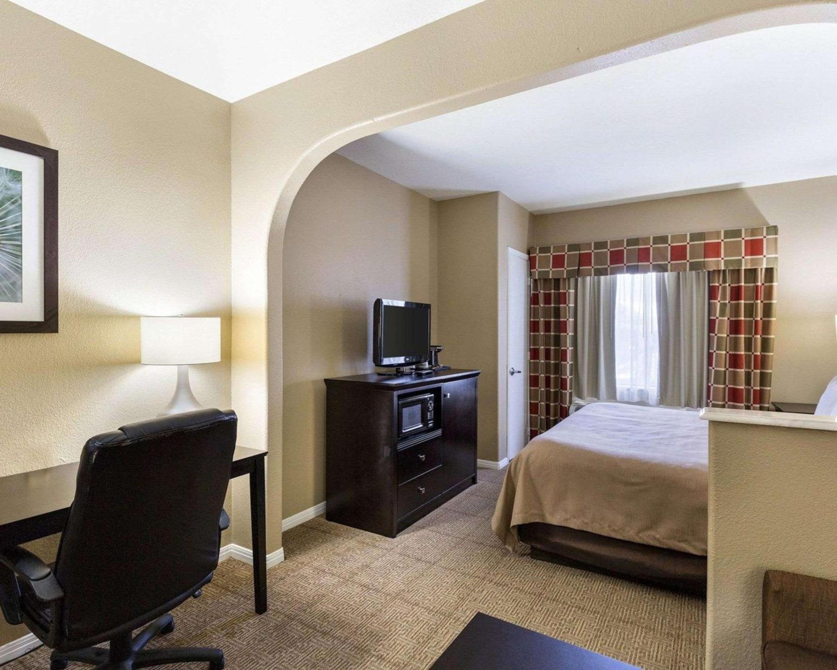 King Suite - Photo 4