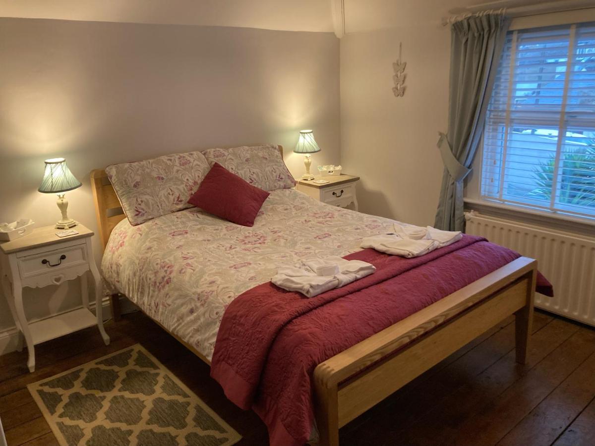 Two-Bedroom House photo 3