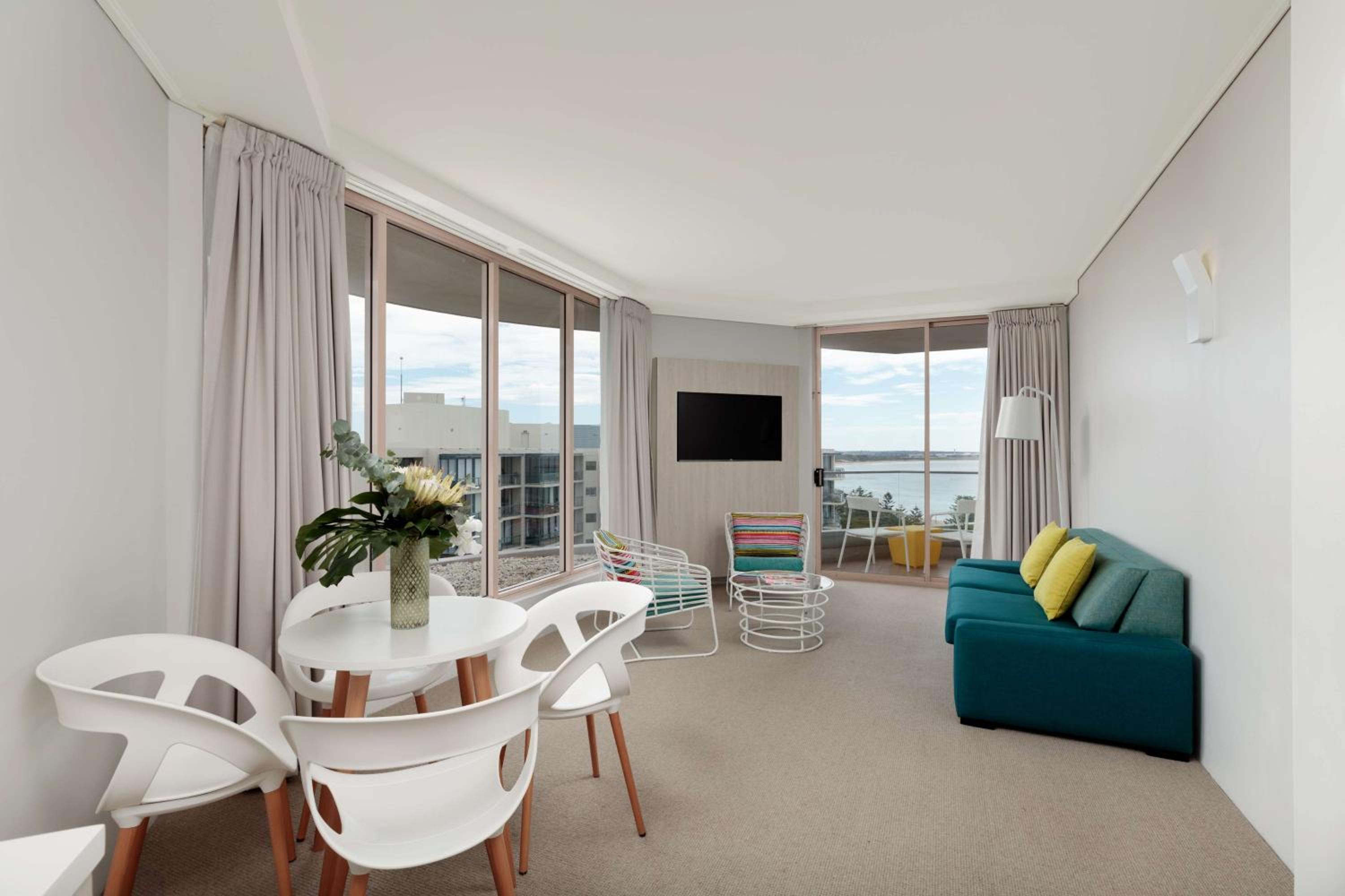 One-Bedroom Suite - Photo 2