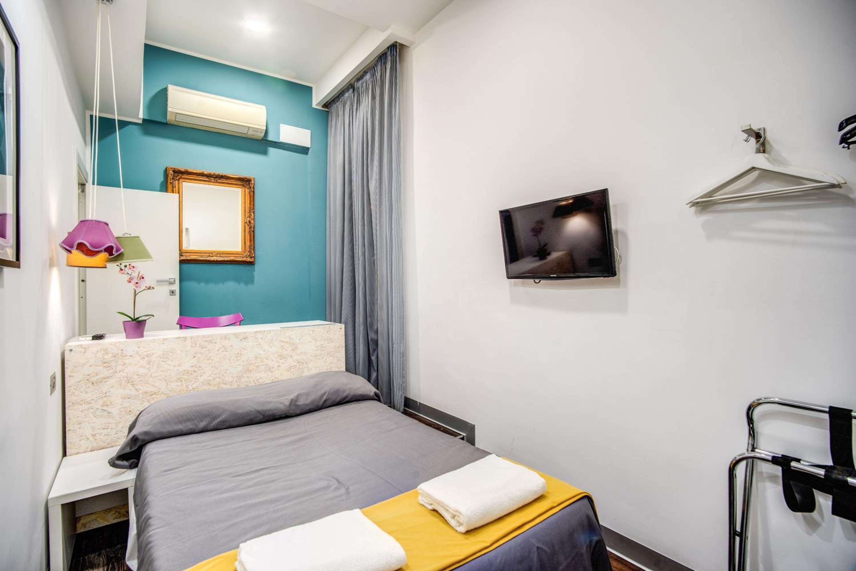 Single Room photo 2