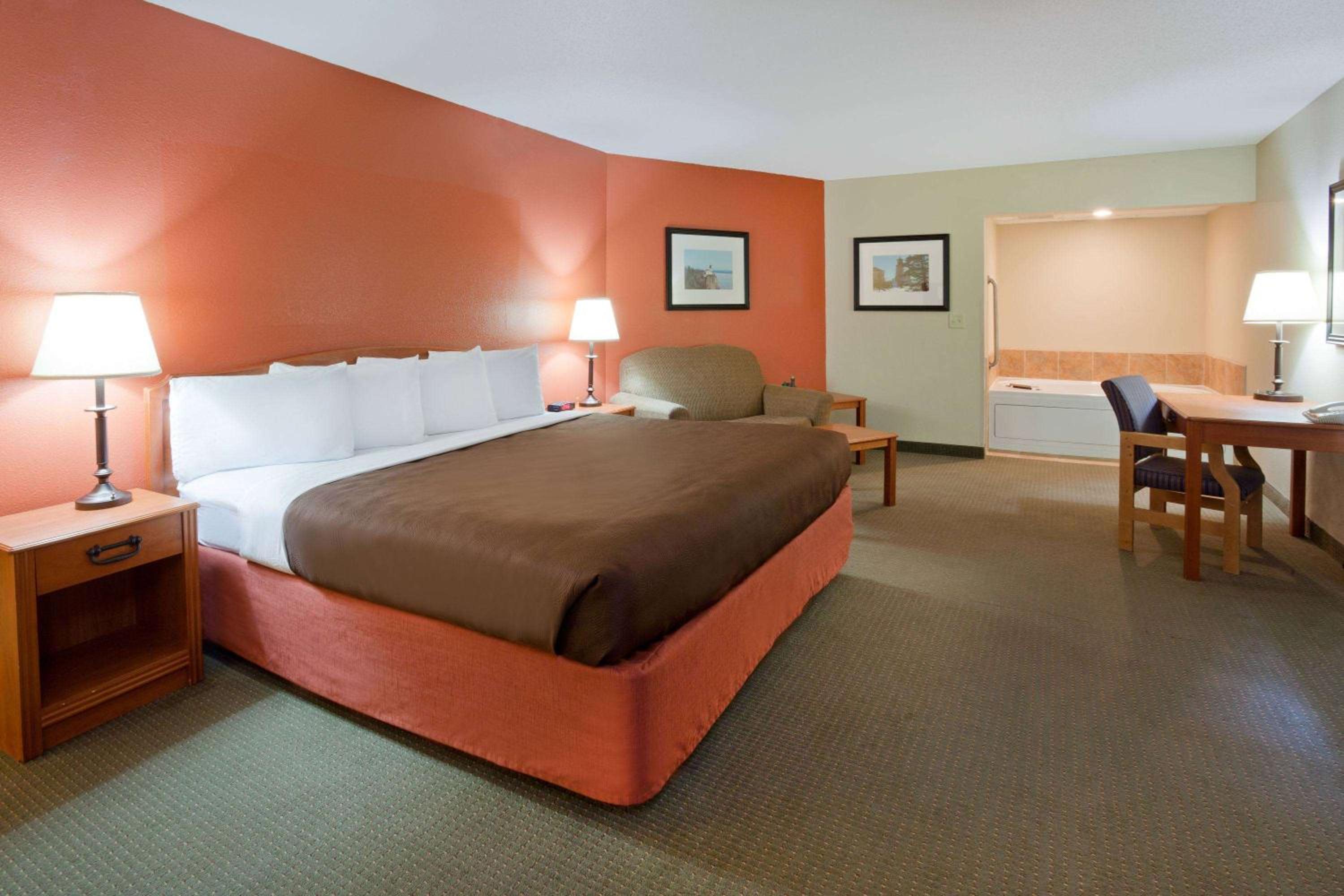 Superior King Suite - Non-Smoking - Photo 1