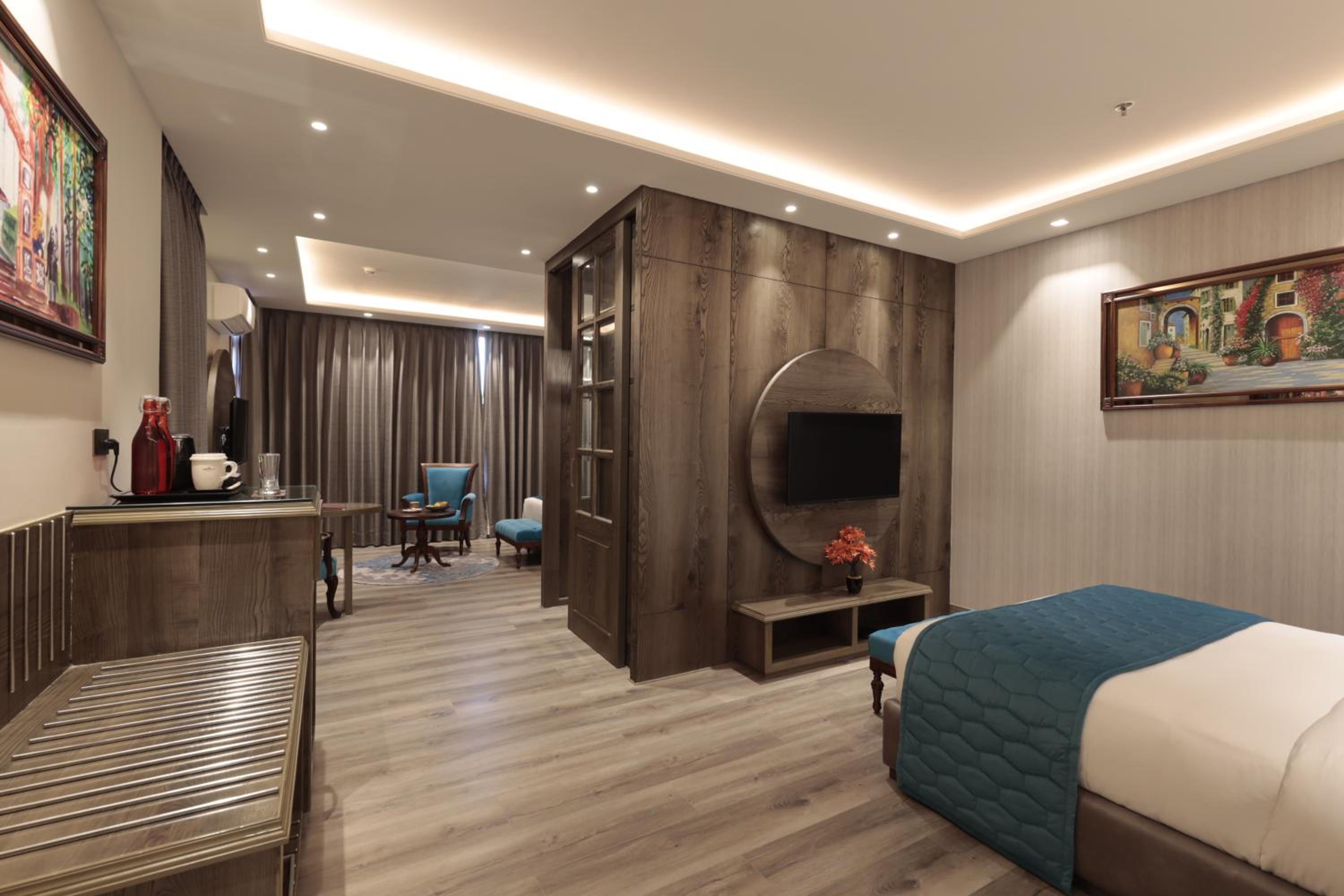 King Suite - Photo 7
