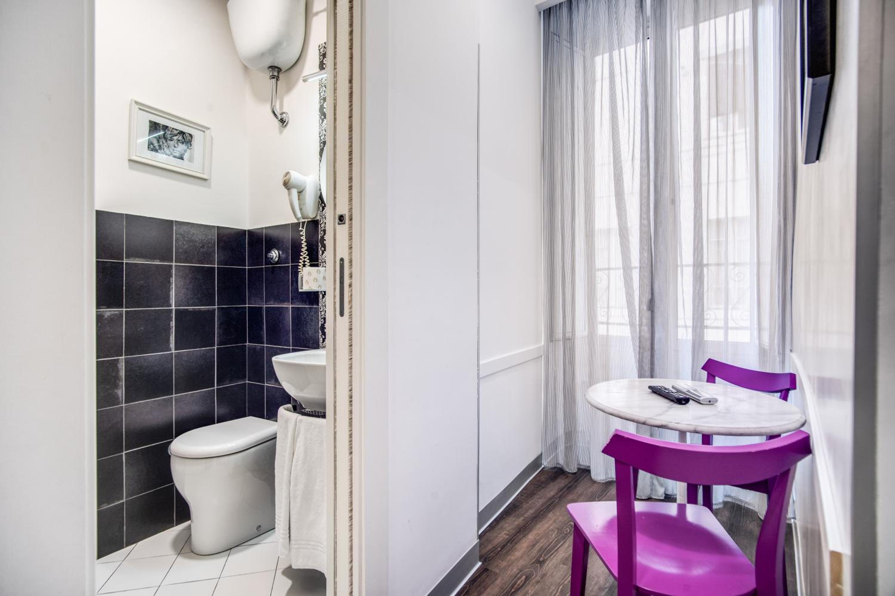 Standard Double or Twin Room photo 2