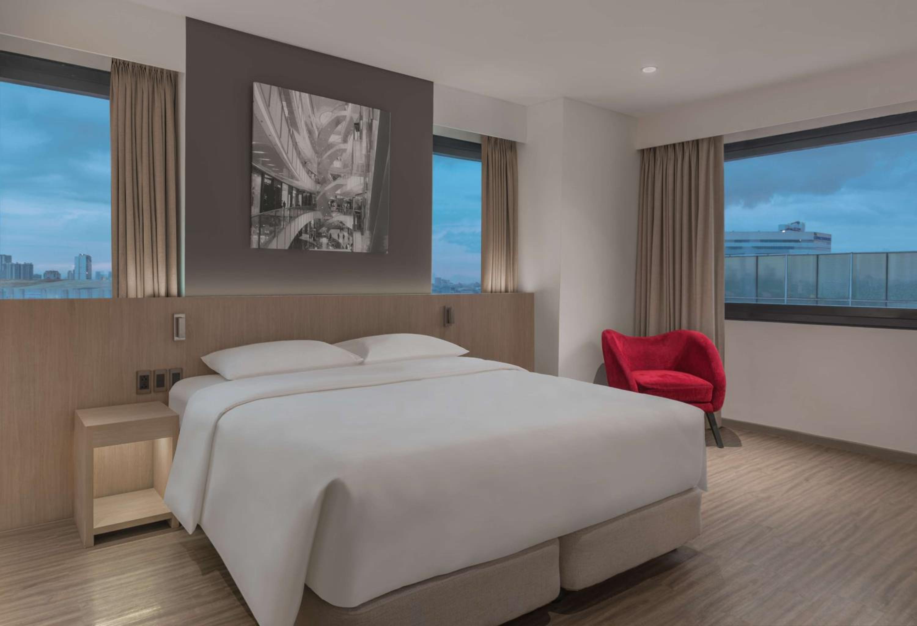 One-Bedroom Suite - Photo 1