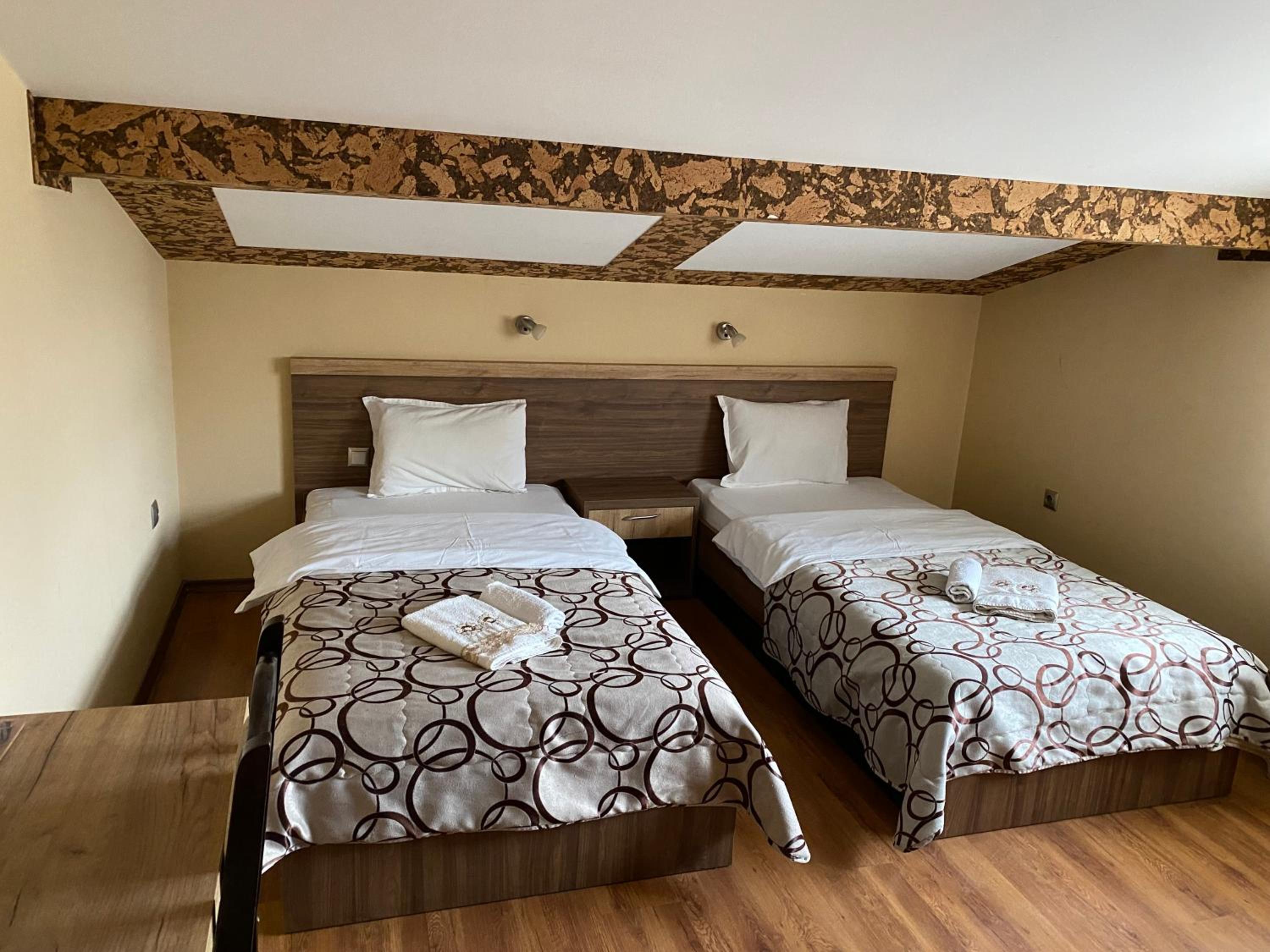 Economy Twin Room photo 1