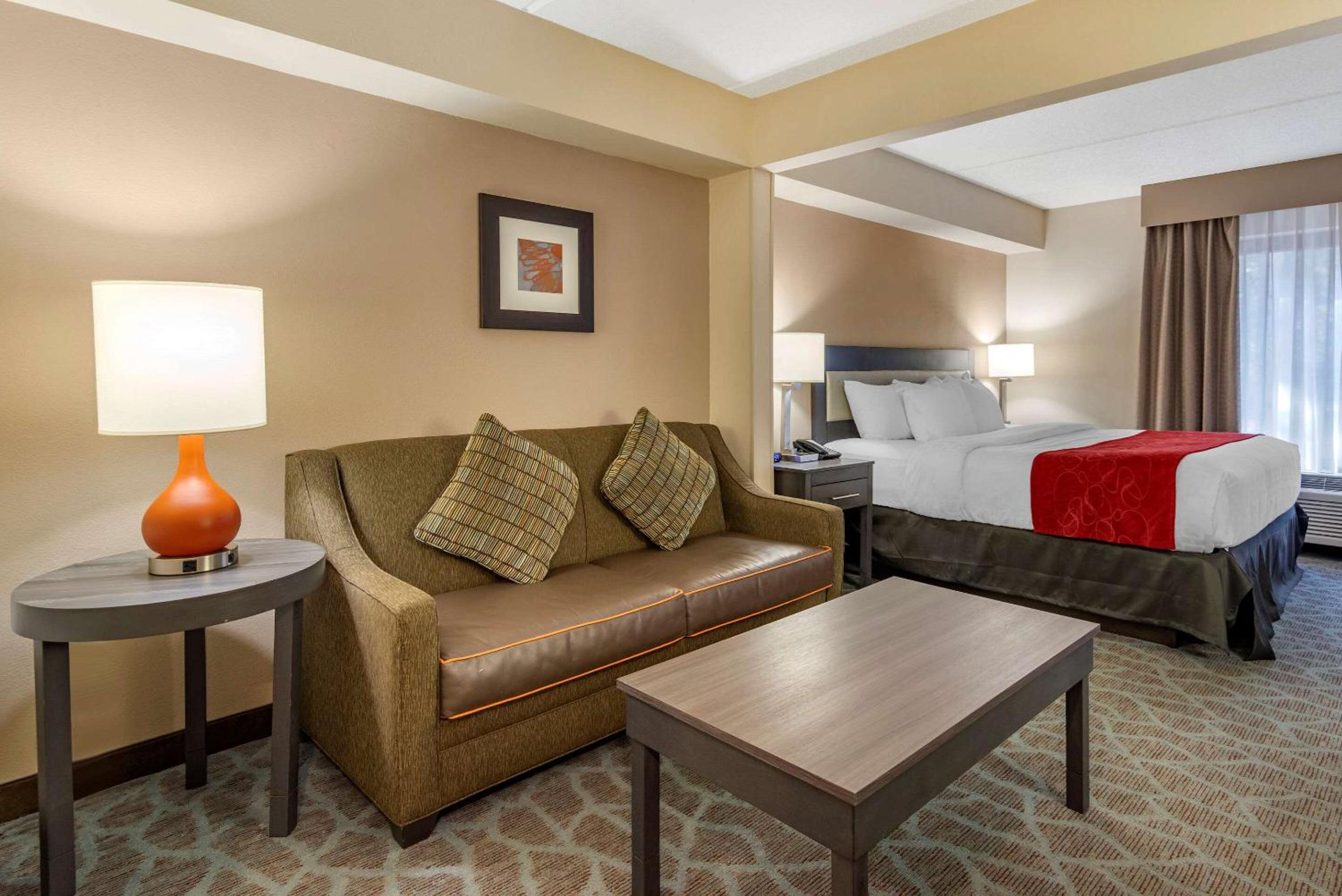 Standard King Room with Sofa Bed - Non Smoking - Photo 6