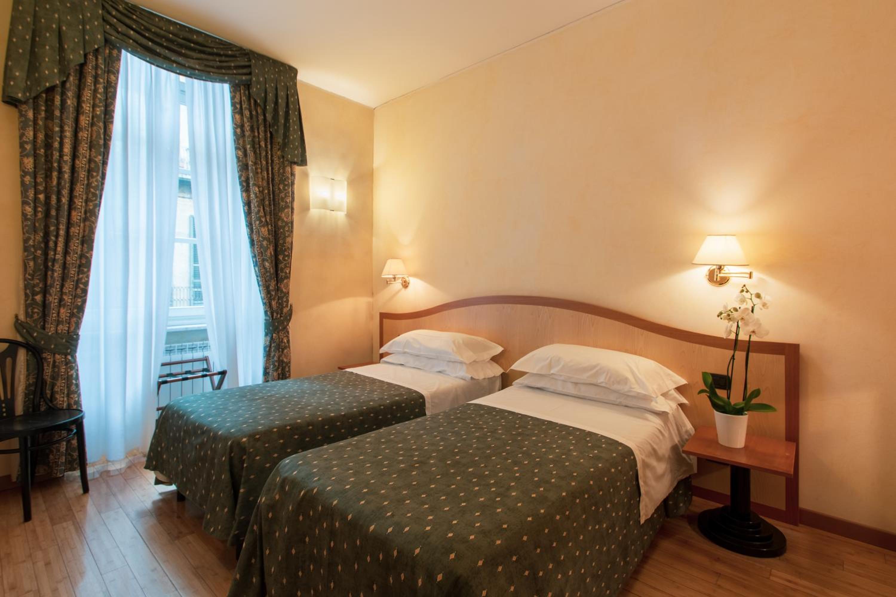 Double or Twin Room - Photo 6